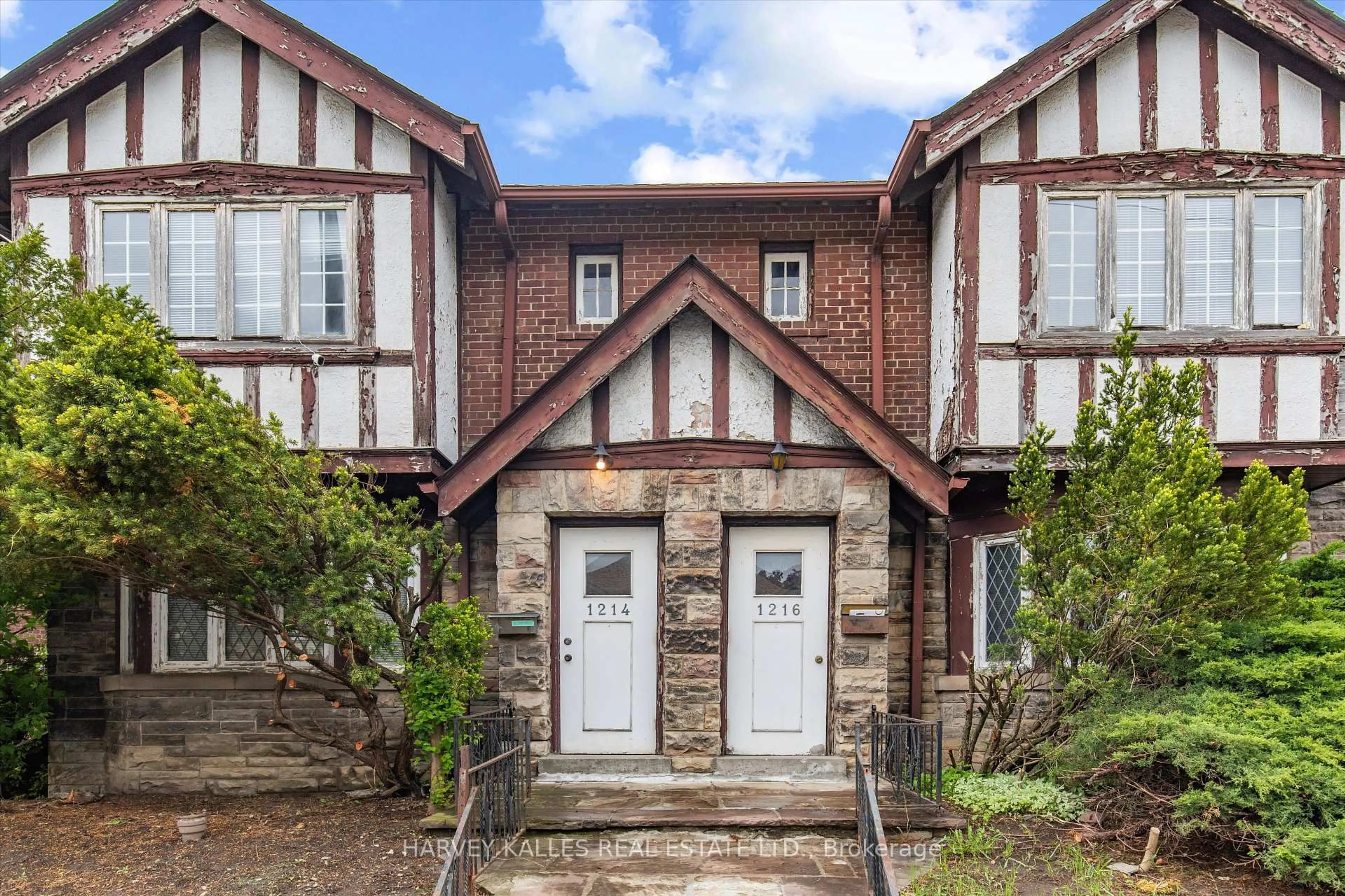 Unknown for 1214 & 1216 Avenue Rd, Toronto Ontario M5N 2G4