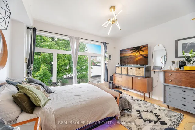 Additional property image - 476 King St