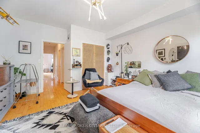 Additional property image - 476 King St