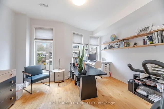 Additional property image - 476 King St