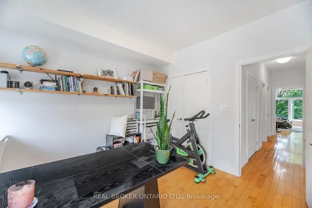 Additional property image - 476 King St