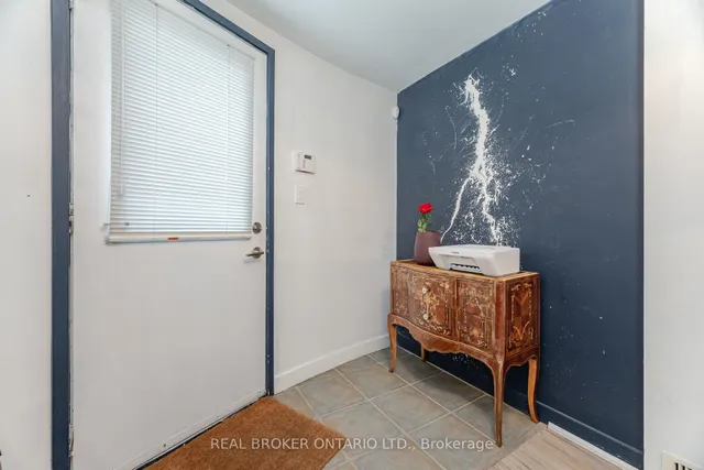 Additional property image - 476 King St