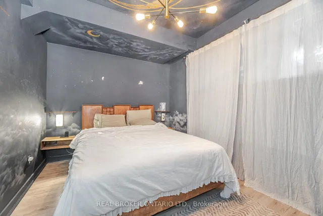 Additional property image - 476 King St