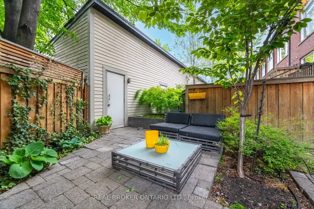 Additional property image - 476 King St