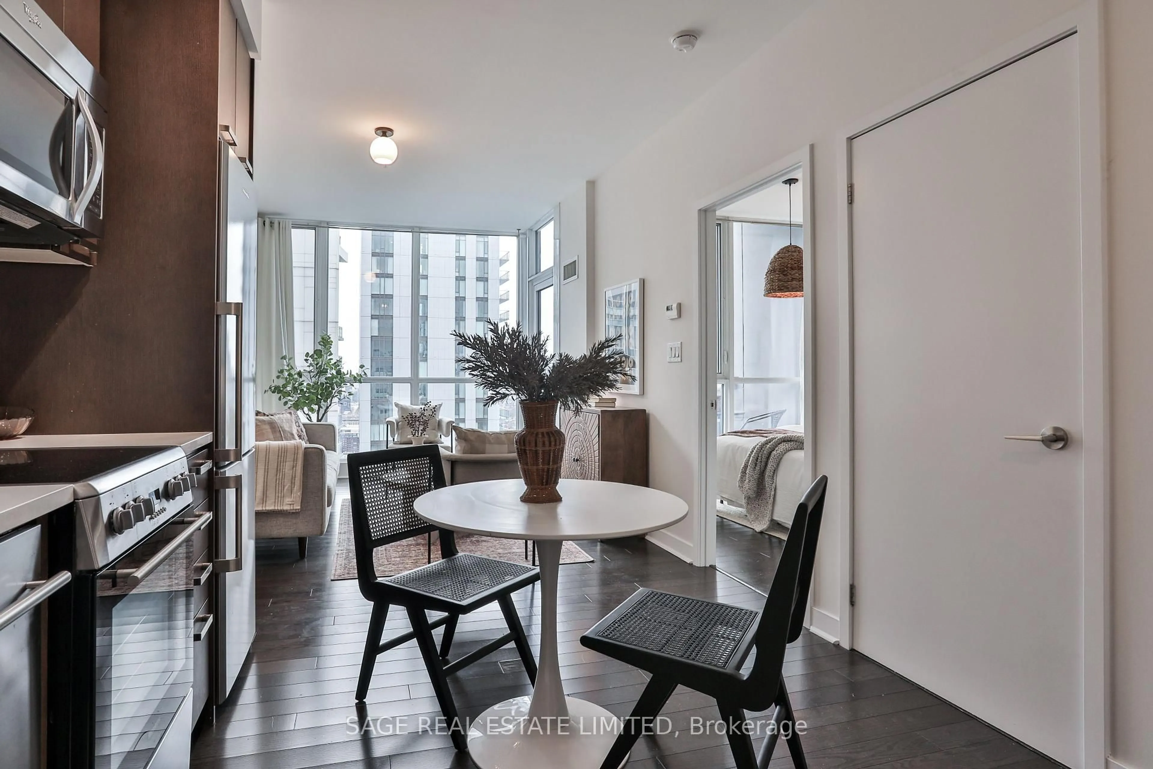 Unknown for 295 Adelaide St #4511, Toronto Ontario M5V 0L4