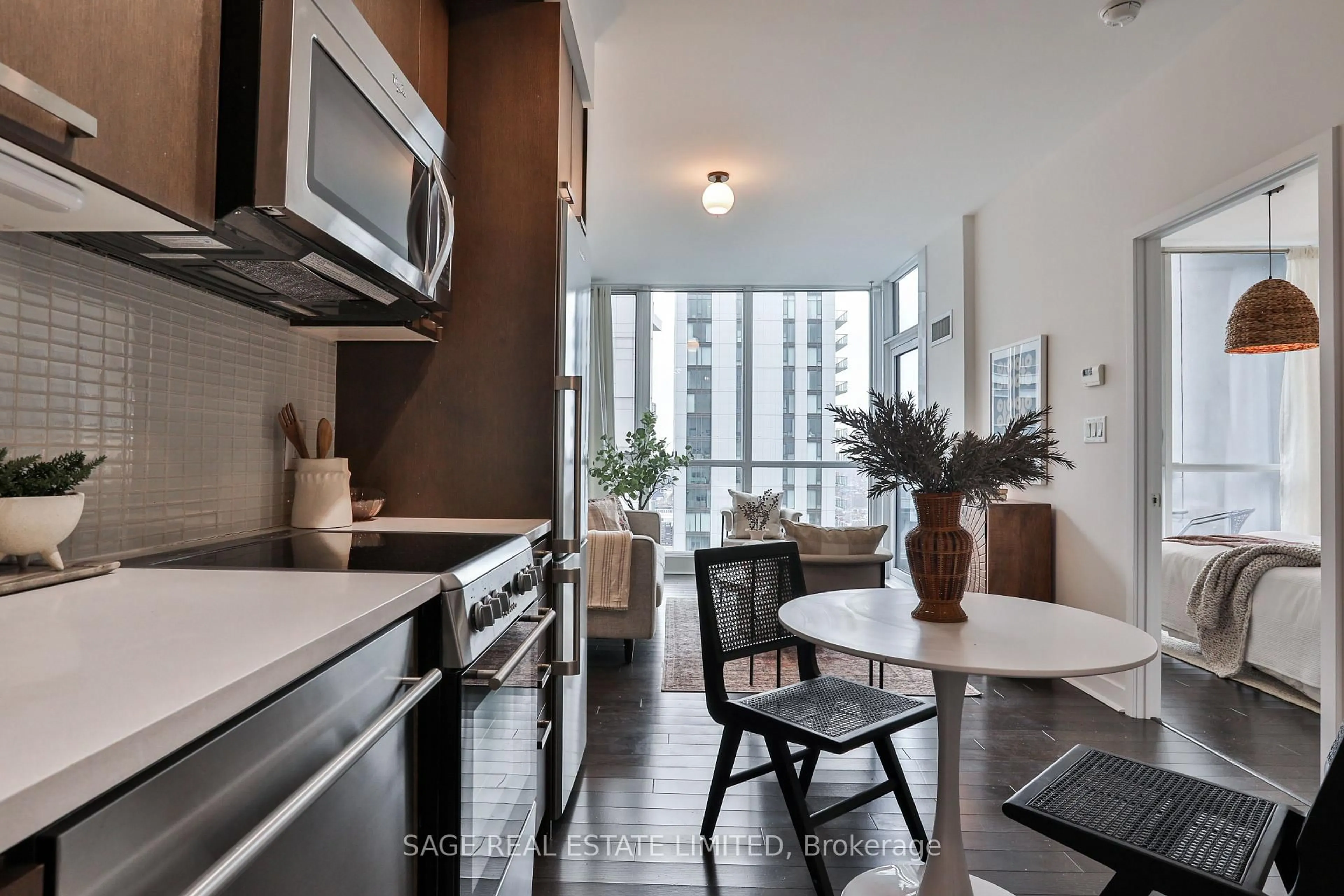Unknown for 295 Adelaide St #4511, Toronto Ontario M5V 0L4