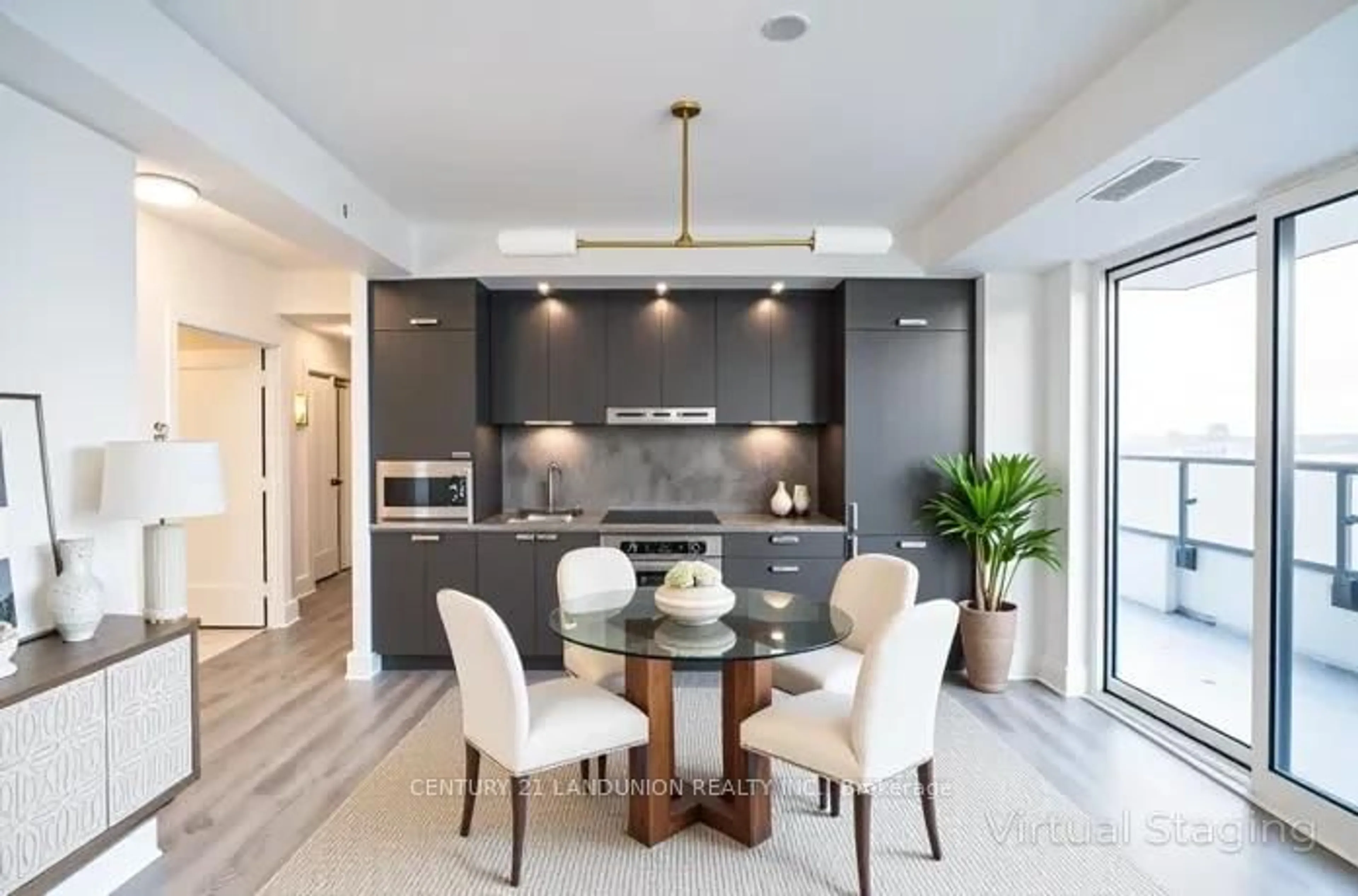 Open concept kitchen, unknown for 10 Inn On The Park Dr #2004, Toronto Ontario M3C 0P9