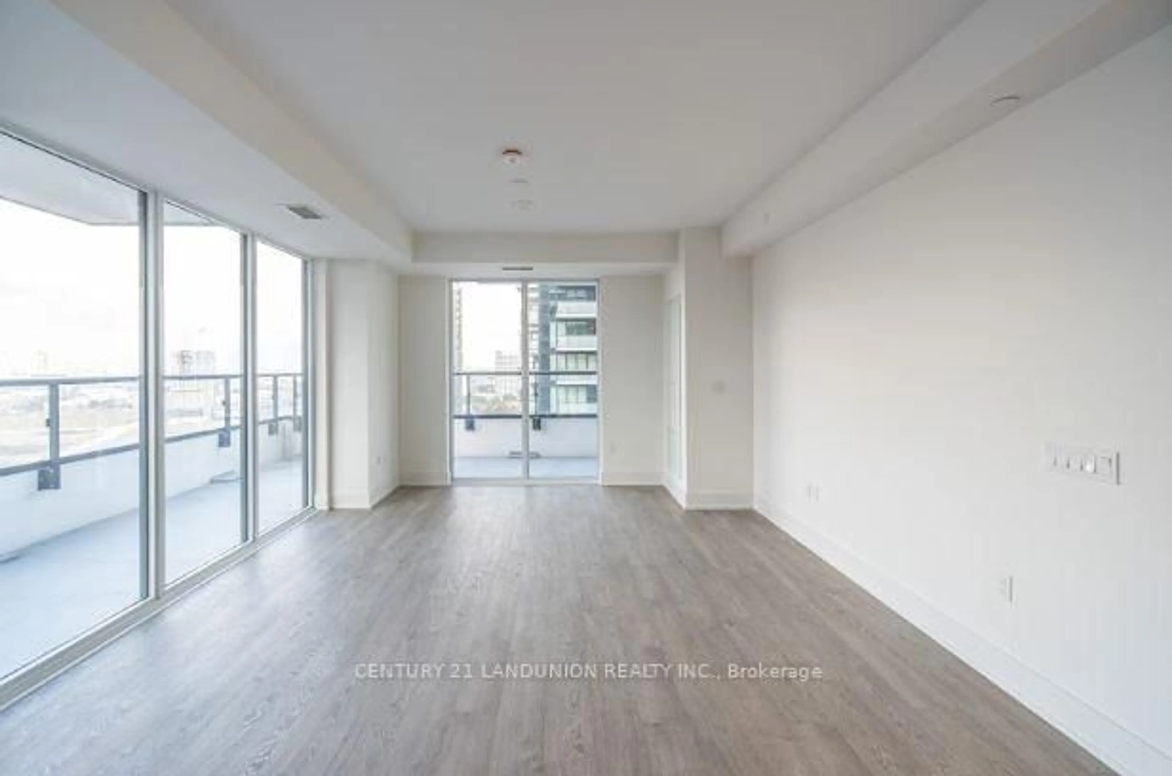 A pic of a room for 10 Inn On The Park Dr #2004, Toronto Ontario M3C 0P9