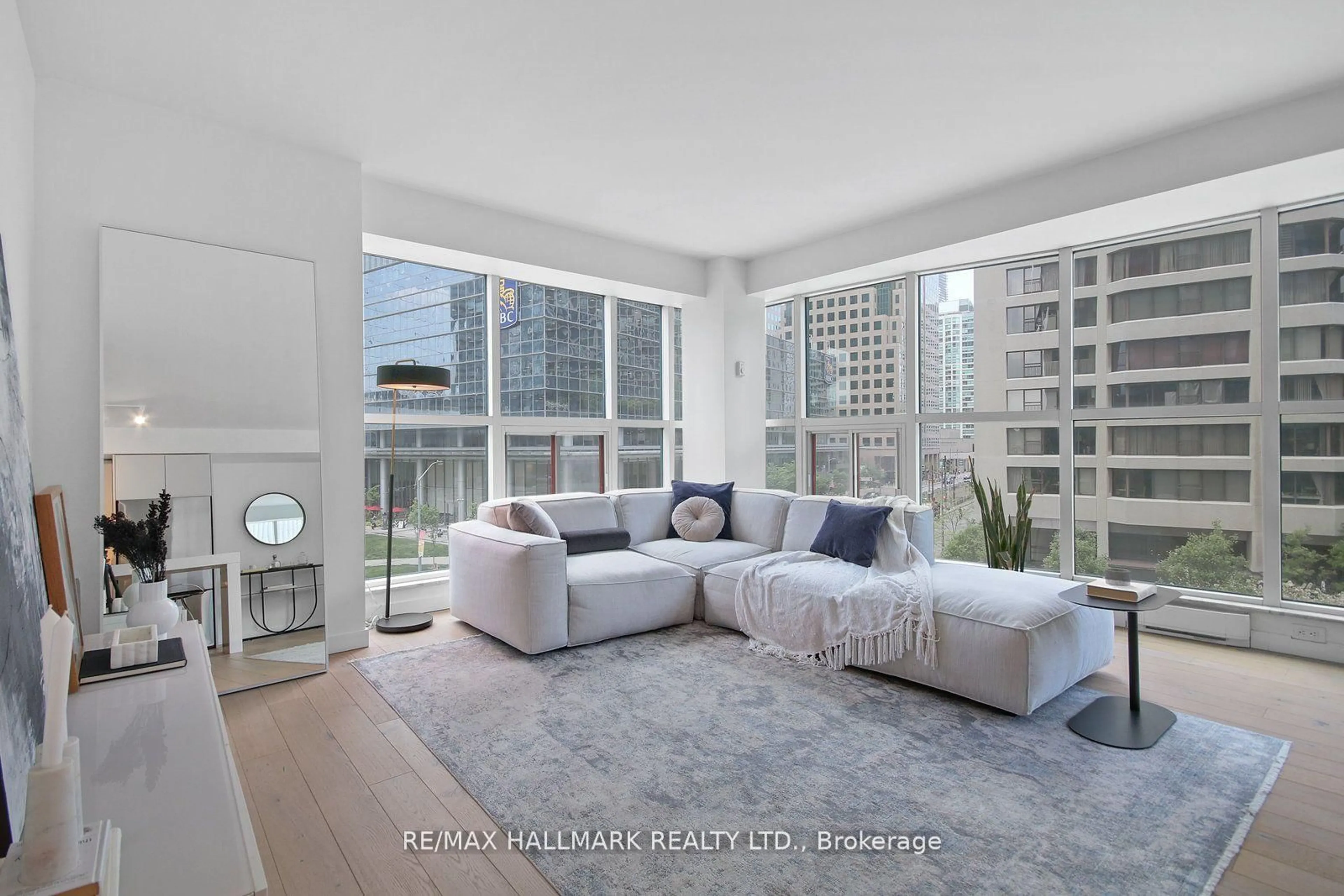 Living room with furniture, unknown for 77 Harbour Sq #502, Toronto Ontario M5J 2S2