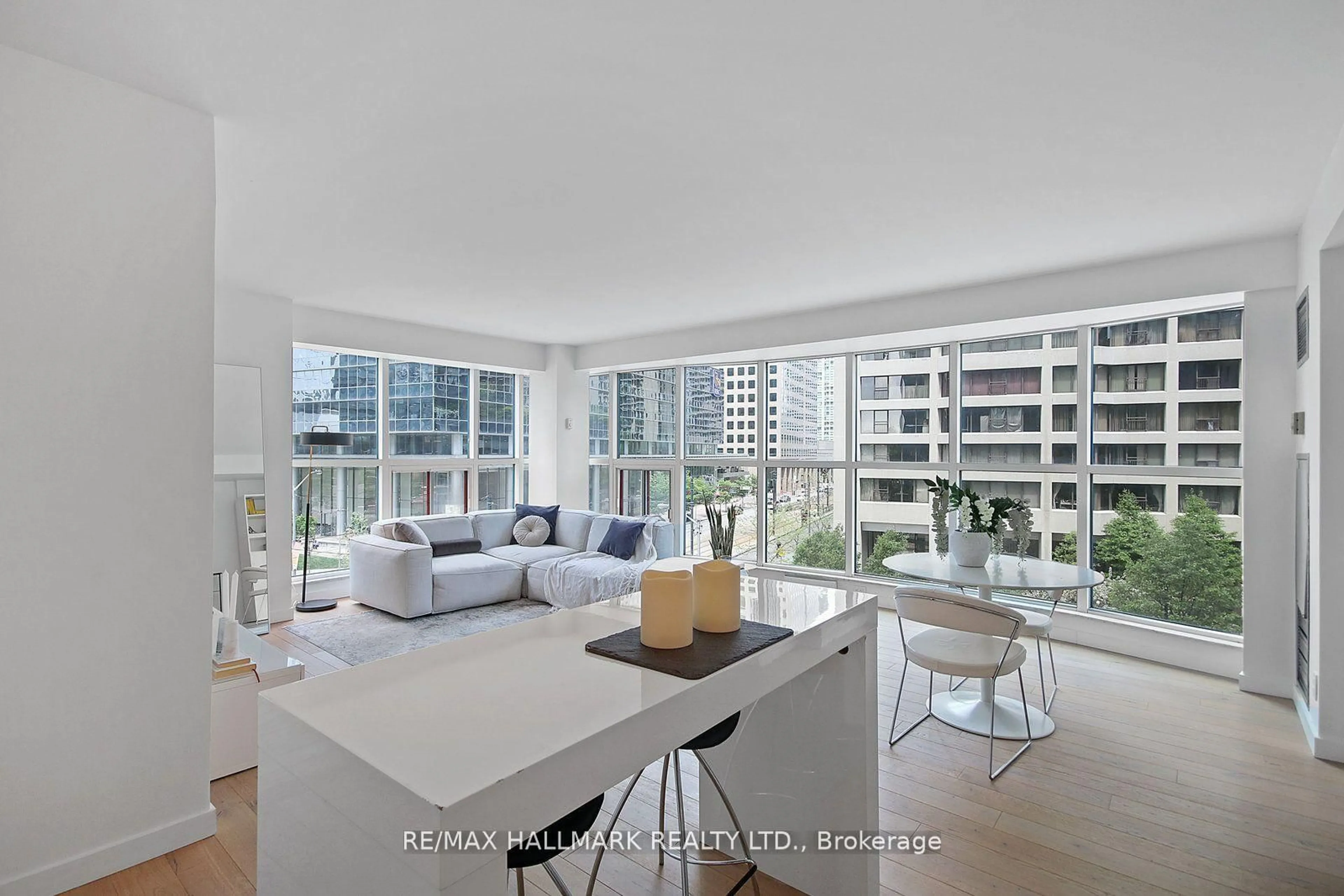 Living room with furniture, unknown for 77 Harbour Sq #502, Toronto Ontario M5J 2S2