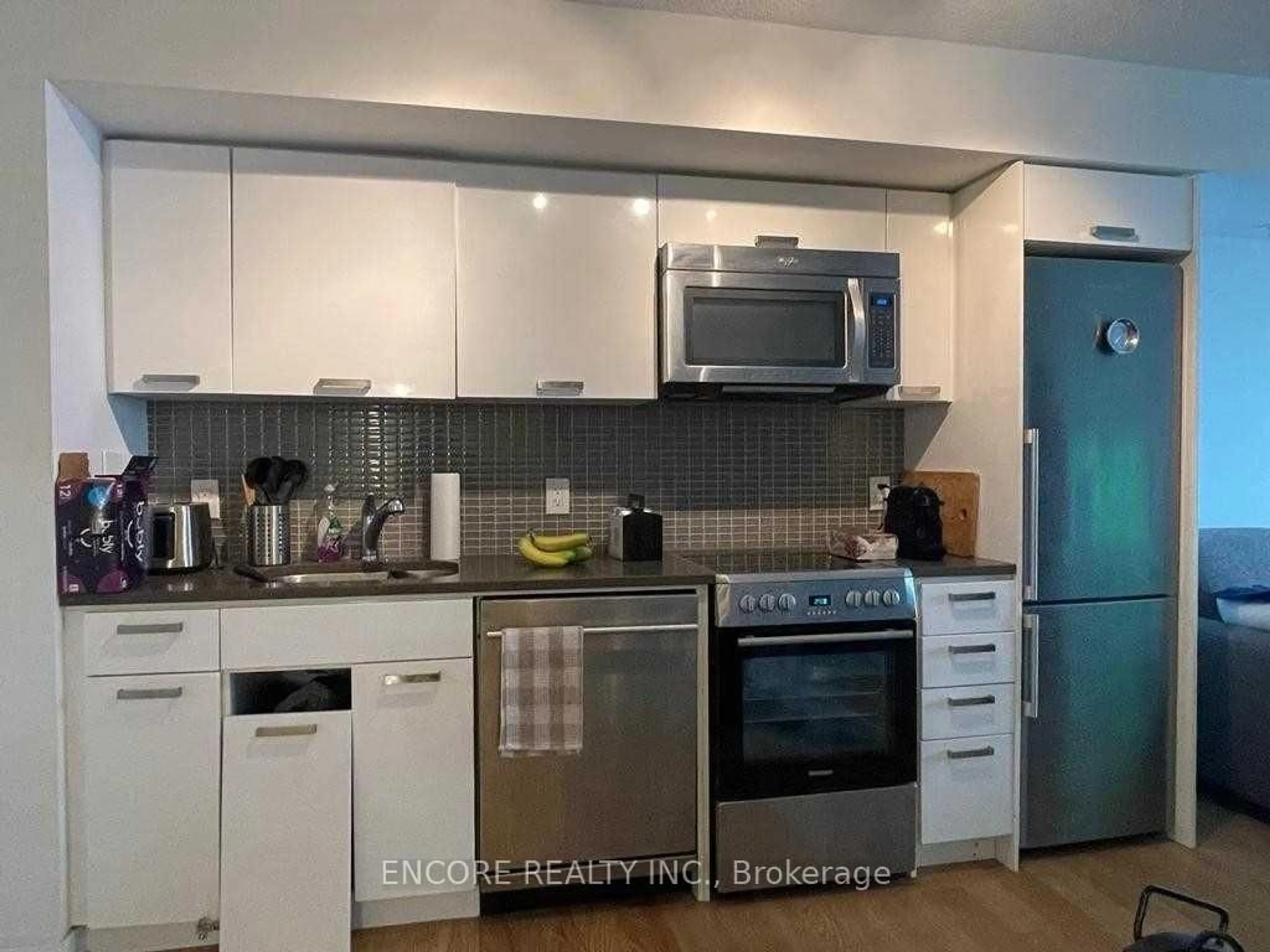 Standard kitchen, unknown for 295 Adelaide St St, Toronto Ontario M5V 0L4