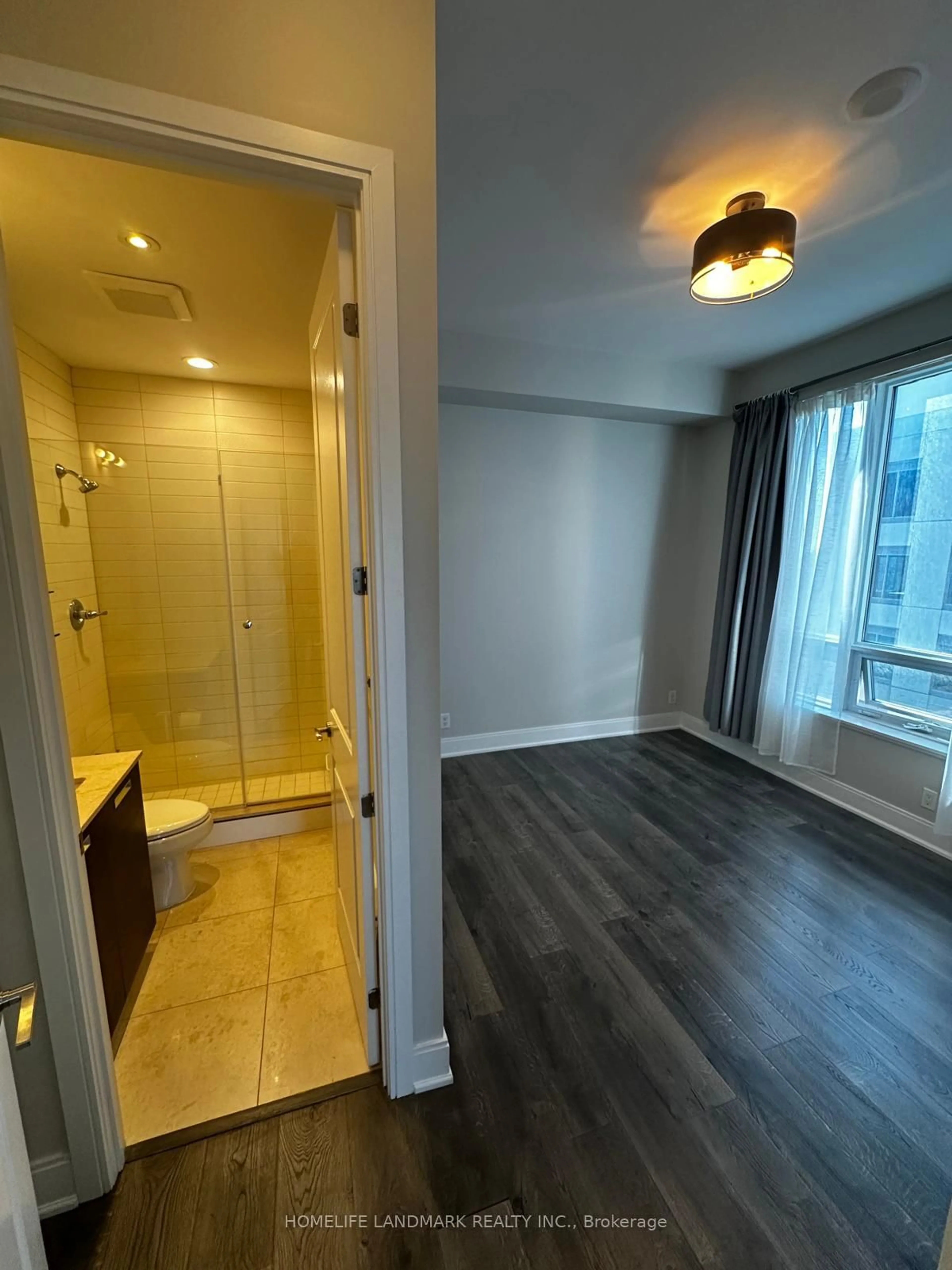 A pic of a room for 21 Balmuto St #2801, Toronto Ontario M4Y 1W4