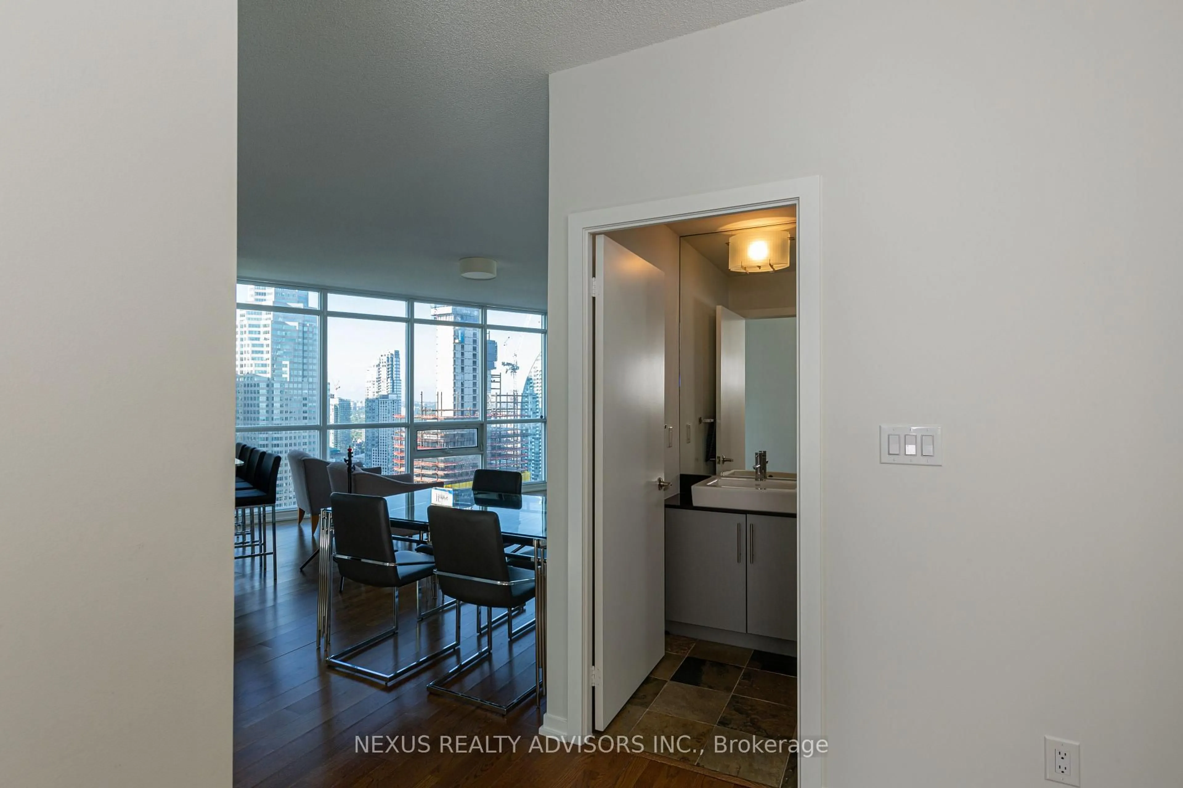 Unknown for 65 Bremner Blvd #4708, Toronto Ontario M5J 0A7