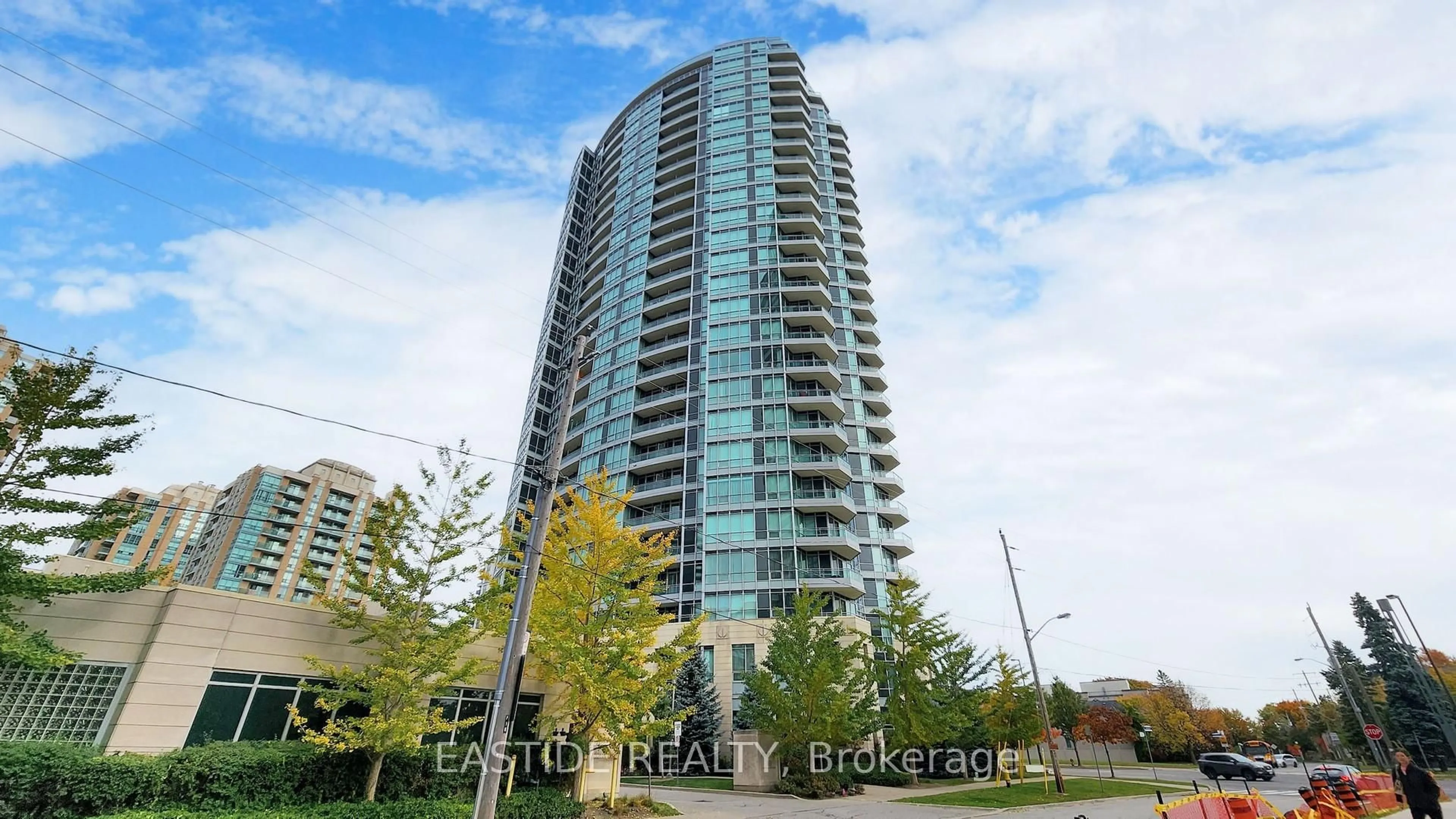 Indoor foyer for 18 Holmes Ave #315, Toronto Ontario M2N 4L9