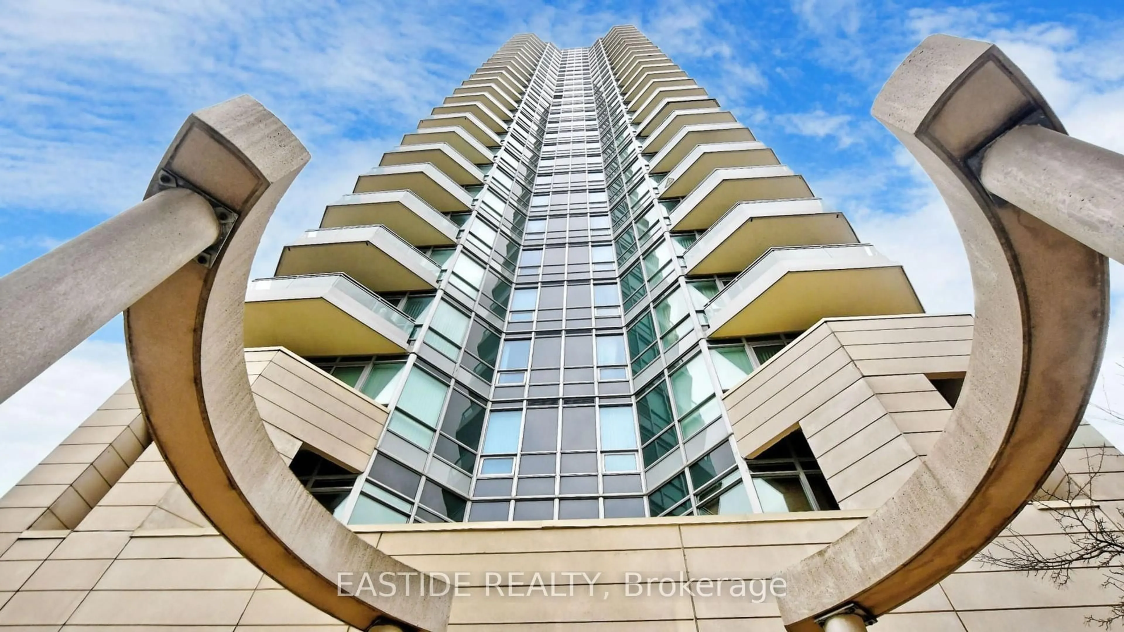 Indoor foyer for 18 Holmes Ave #315, Toronto Ontario M2N 4L9