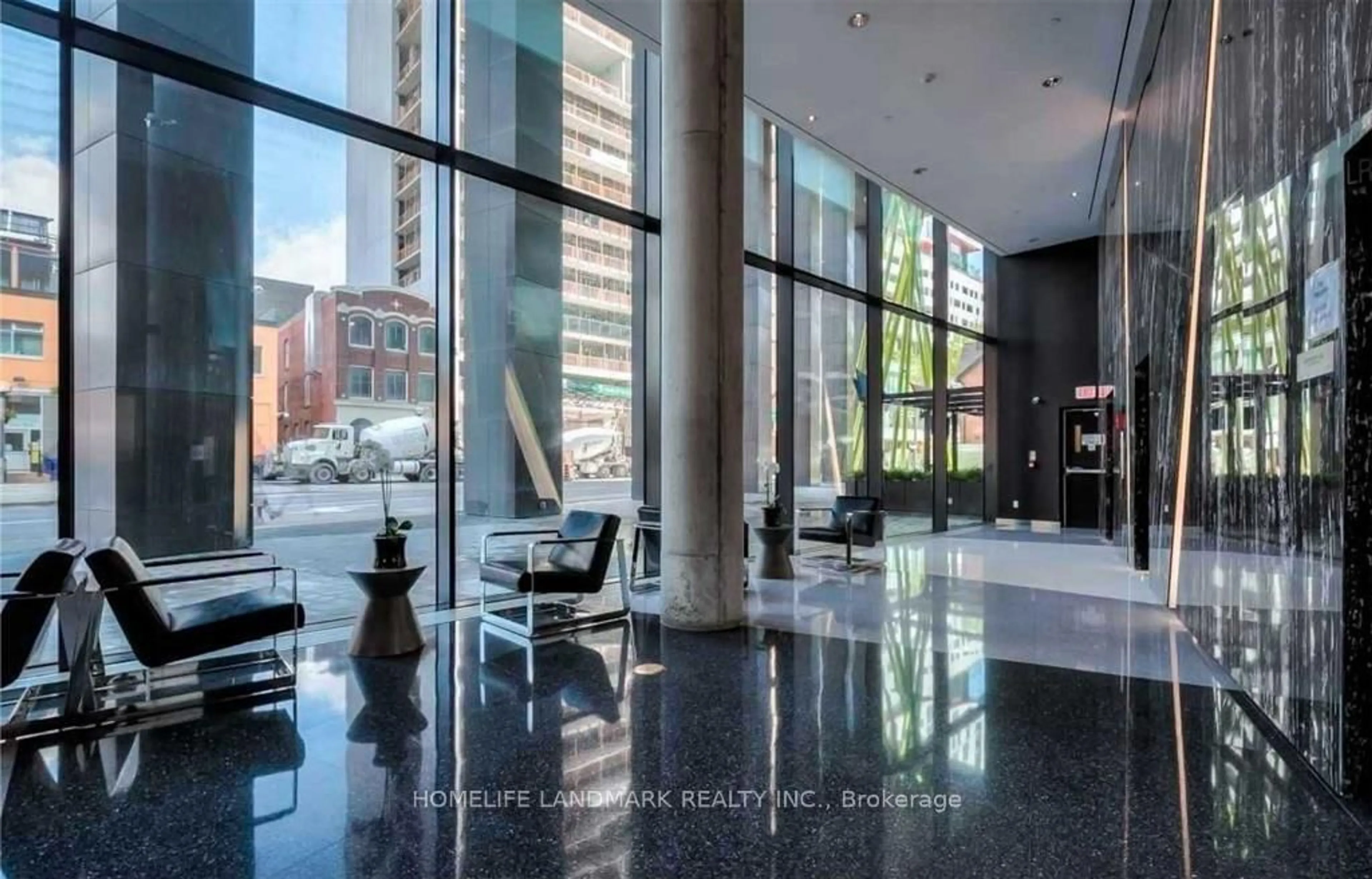 Indoor foyer for 125 Peter St #2209, Toronto Ontario M5V 0M2