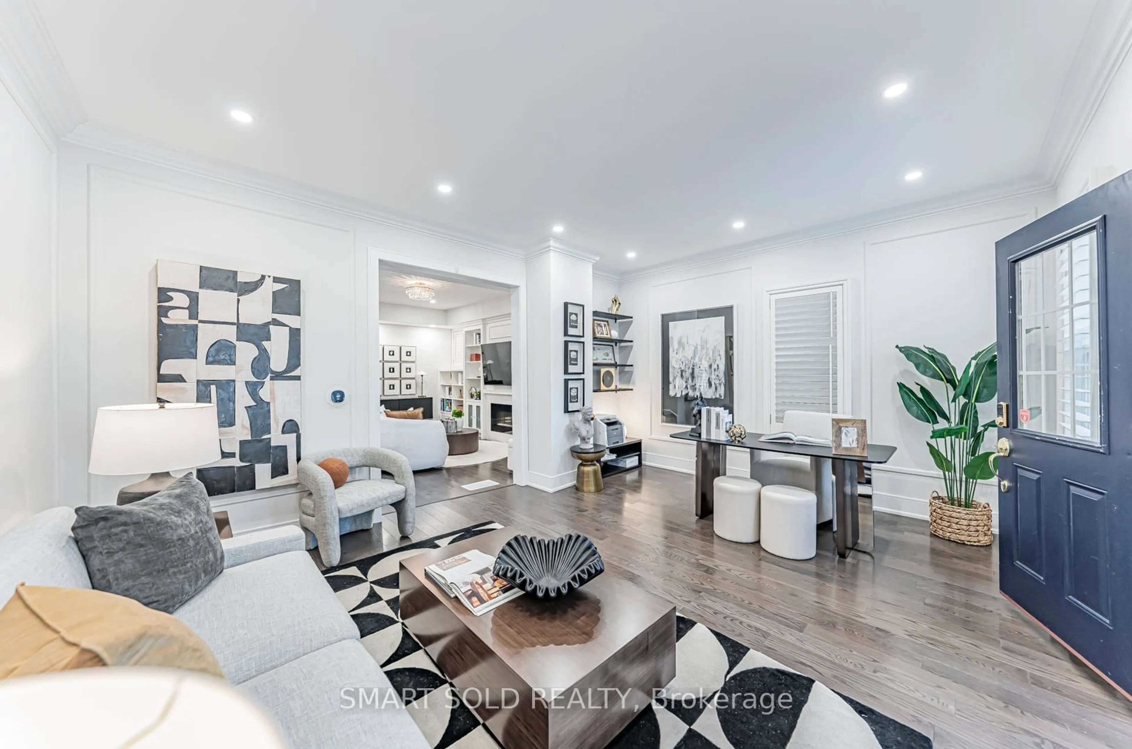 Living room with furniture, unknown for 245 Ranleigh Ave, Toronto Ontario M4N 1X3
