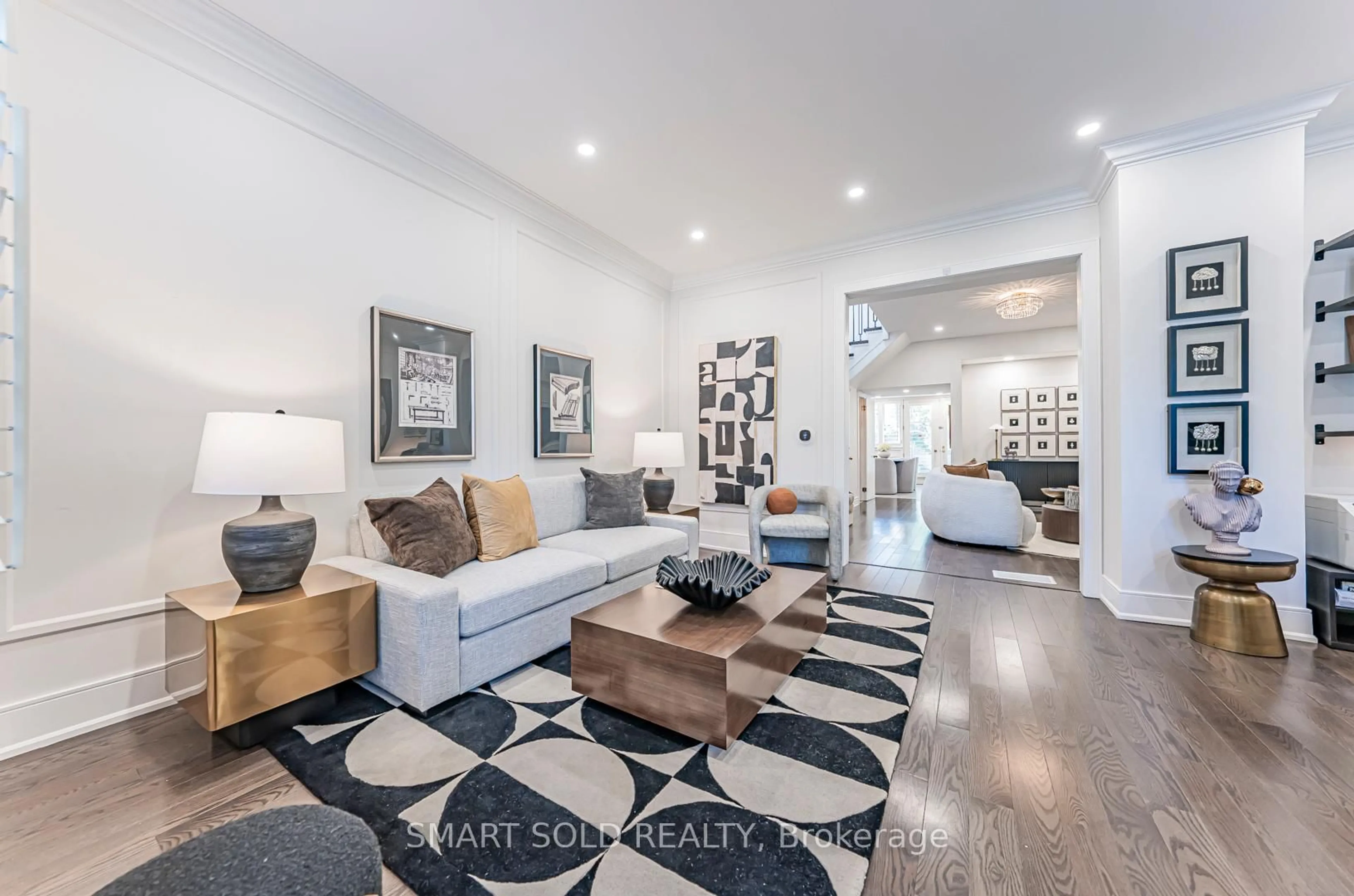 Living room with furniture, unknown for 245 Ranleigh Ave, Toronto Ontario M4N 1X3