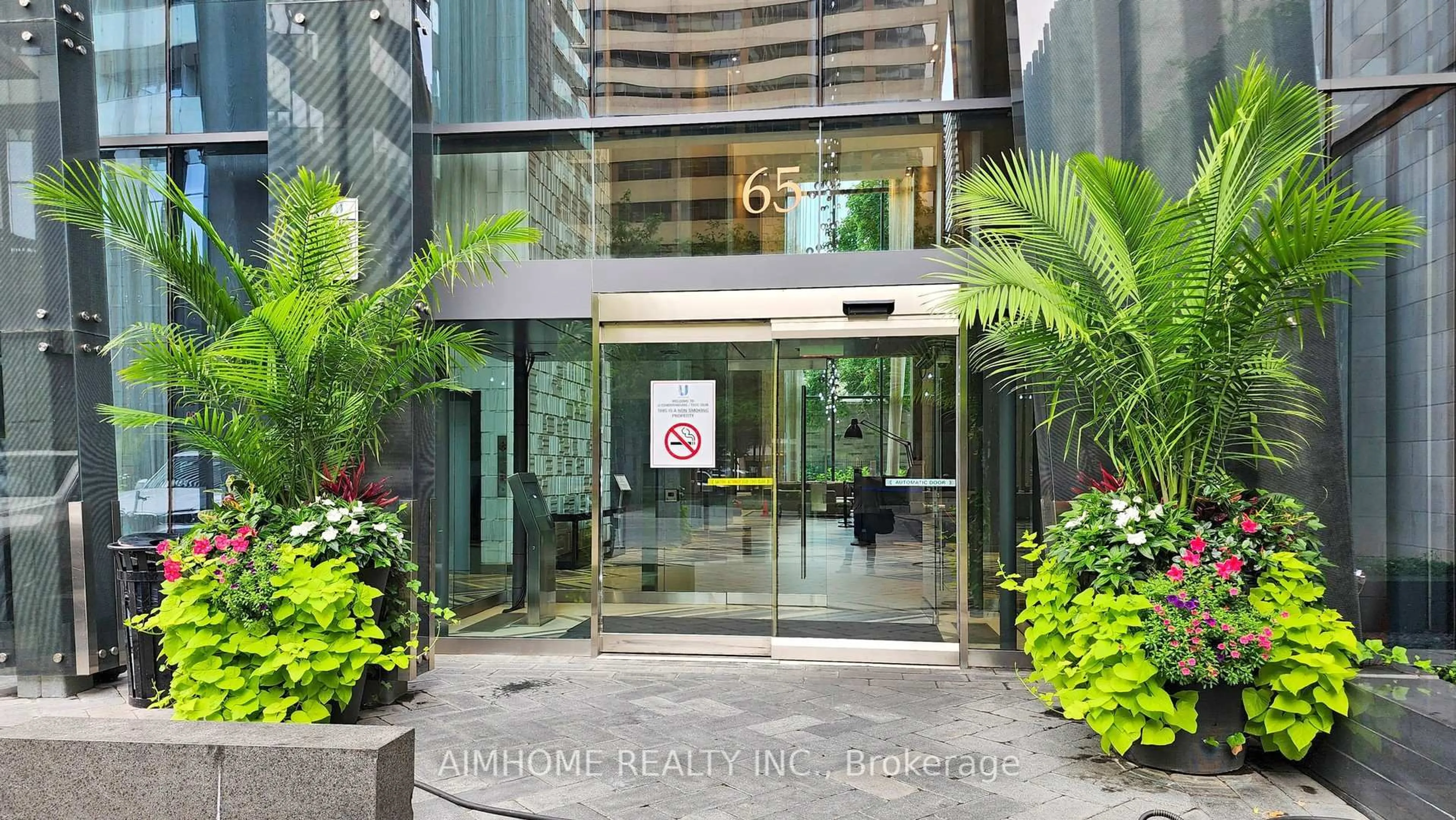Indoor foyer for 65 St Mary St #1401, Toronto Ontario M5S 0A6