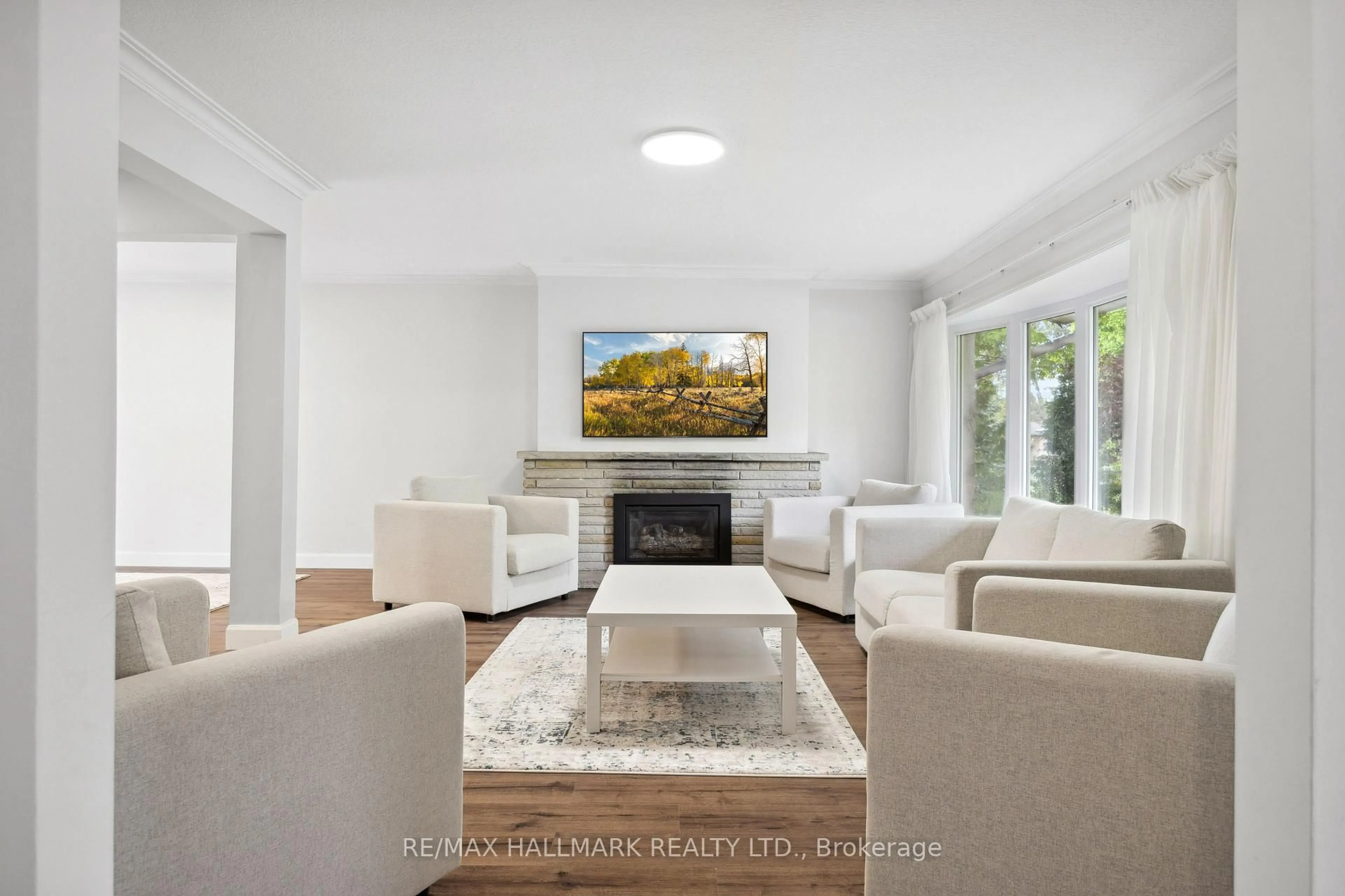 Living room with furniture, unknown for 116 Plateau Cres, Toronto Ontario M3C 1M8