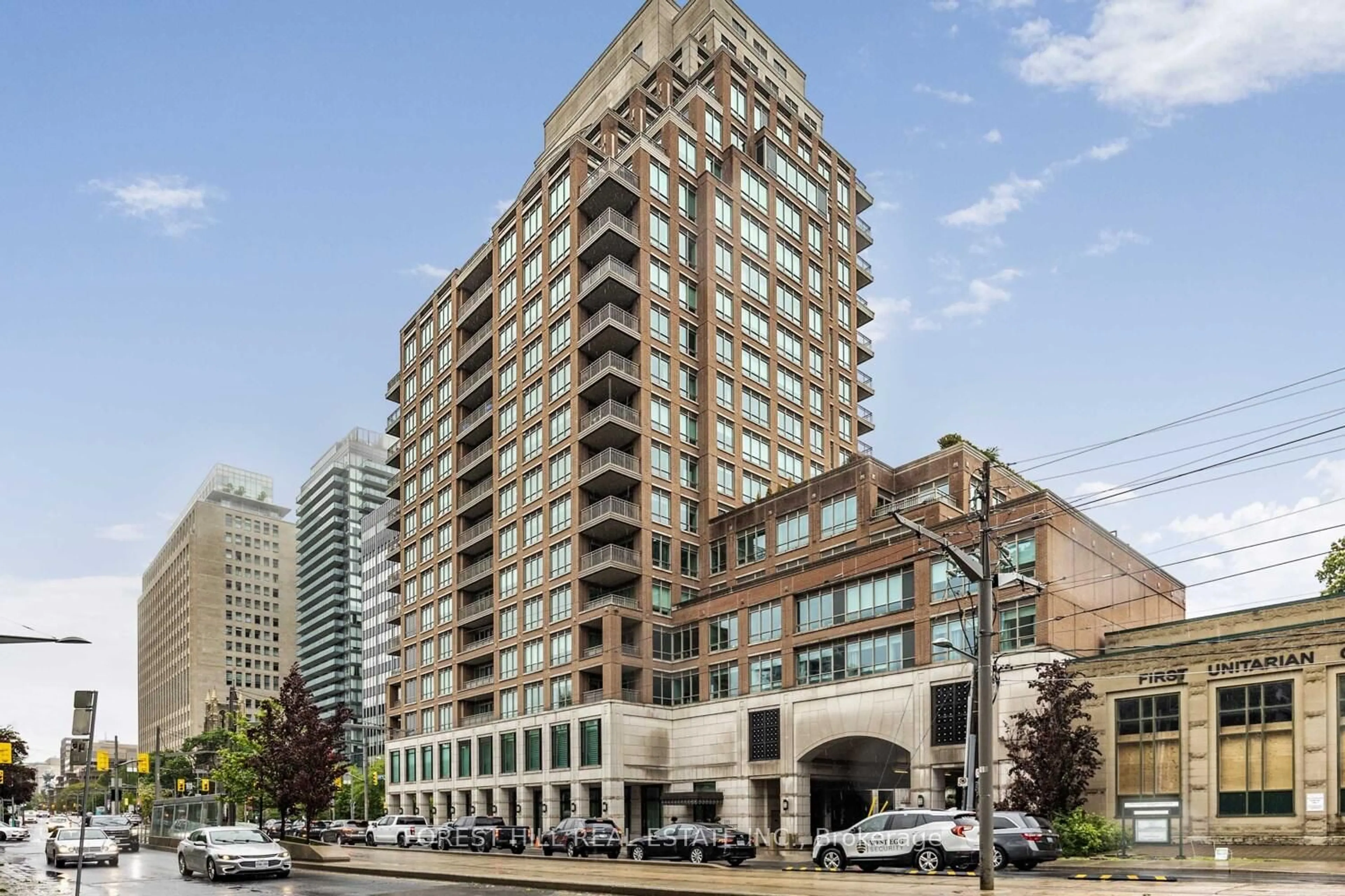 Patio, building for 155 St Clair Ave #802, Toronto Ontario M4V 0A1