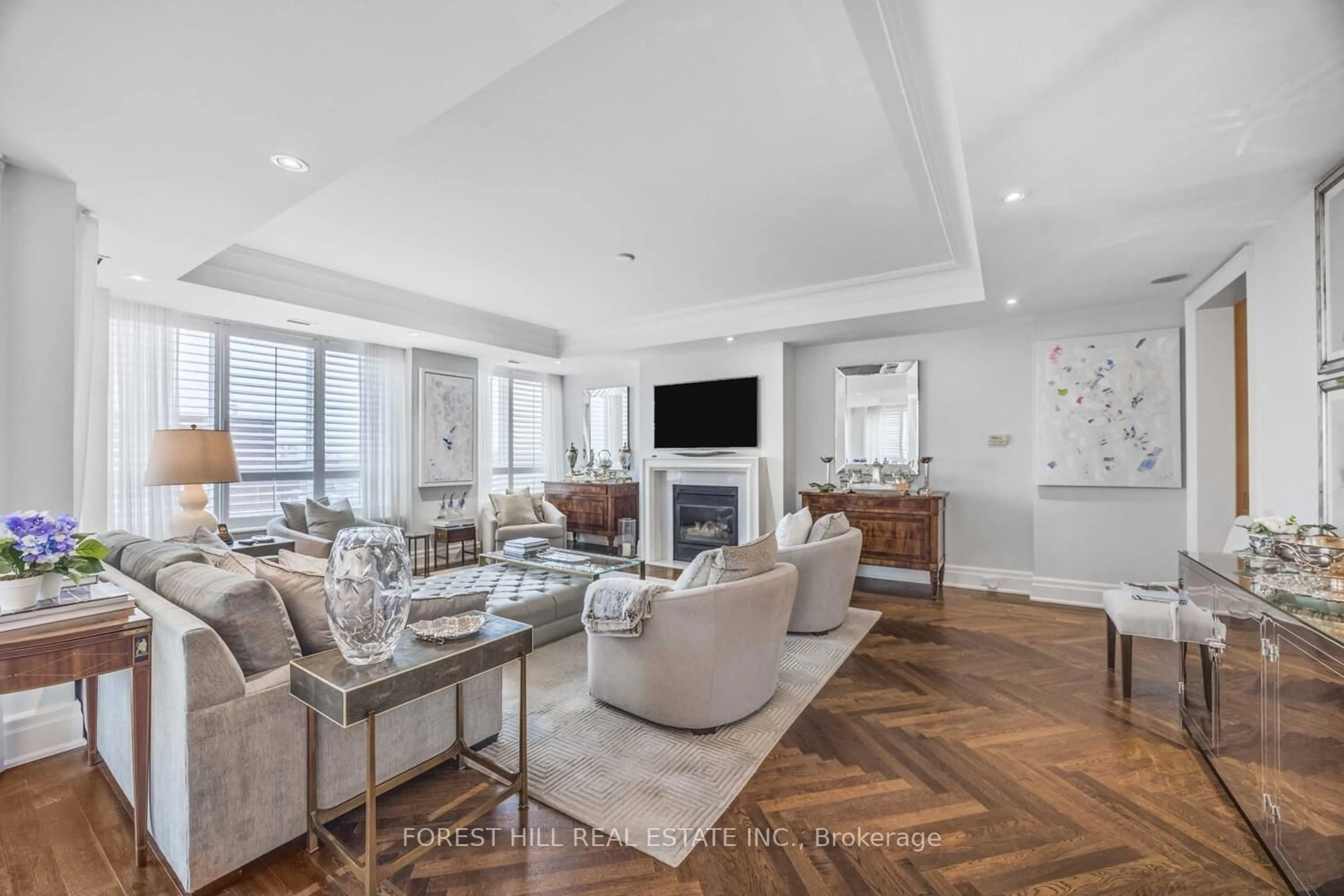 Living room with furniture, unknown for 155 St Clair Ave #802, Toronto Ontario M4V 0A1