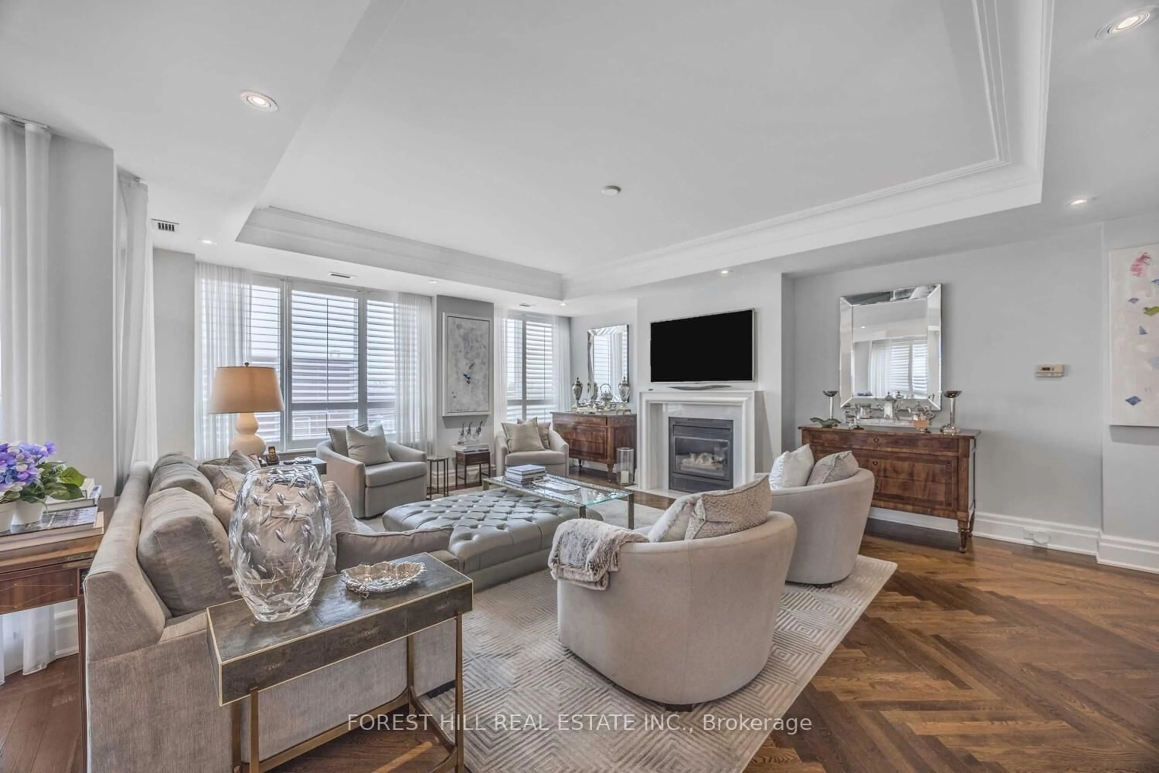 Living room with furniture, unknown for 155 St Clair Ave #802, Toronto Ontario M4V 0A1