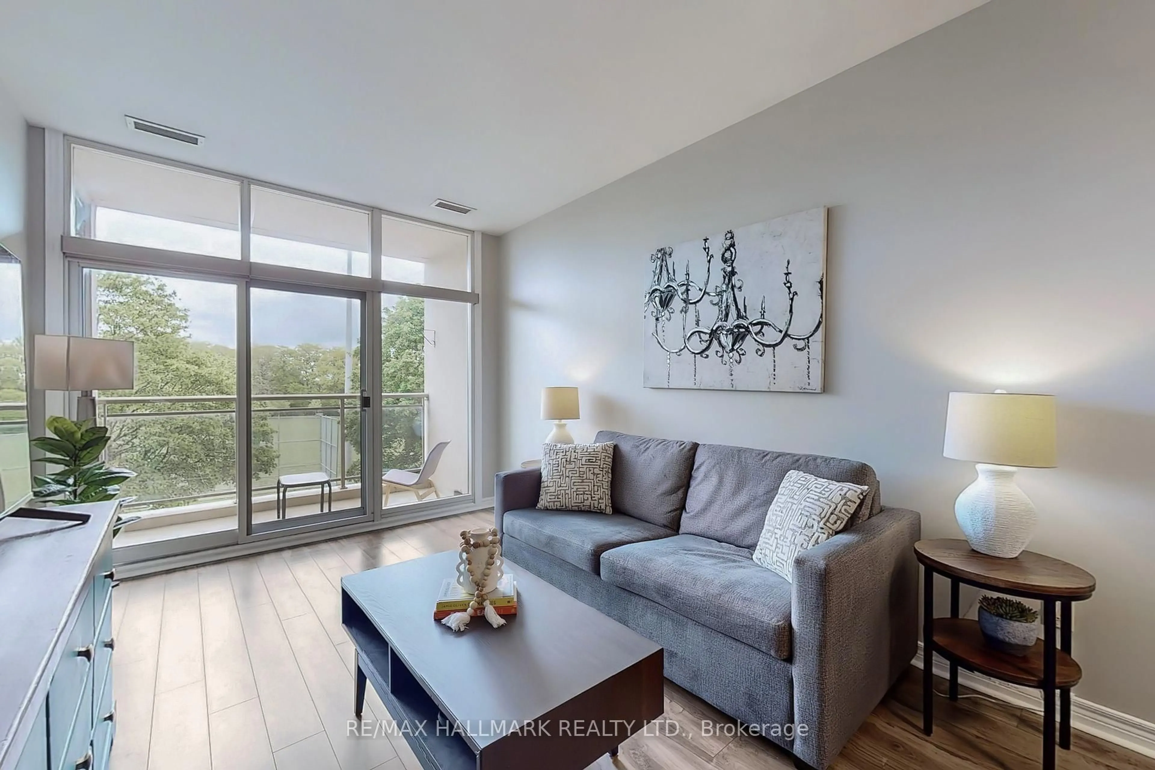 Living room with furniture, unknown for 1 Leaside Park Dr #219, Toronto Ontario M4H 1R1