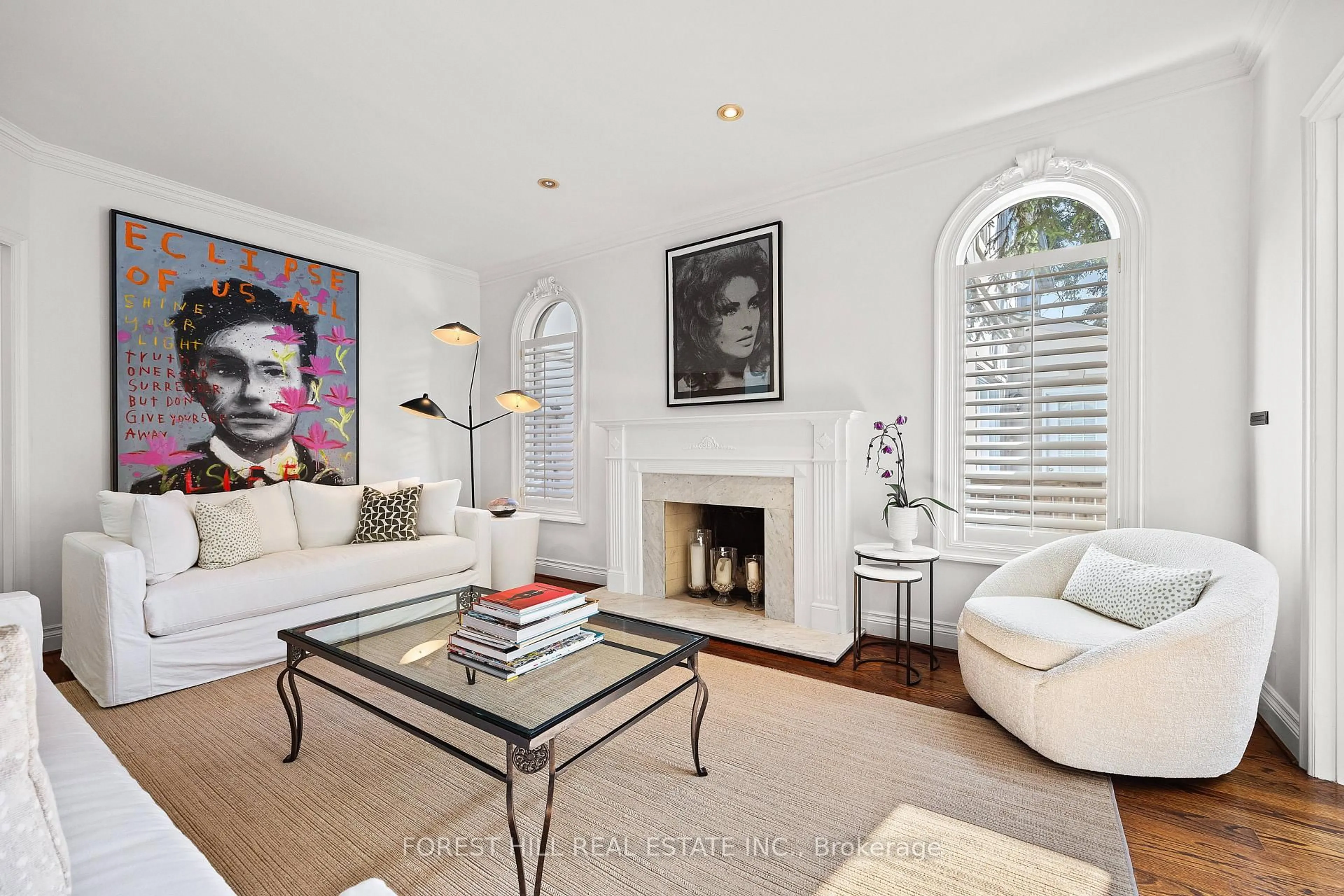 Living room with furniture, unknown for 88 Yonge Blvd, Toronto Ontario M5M 3G9