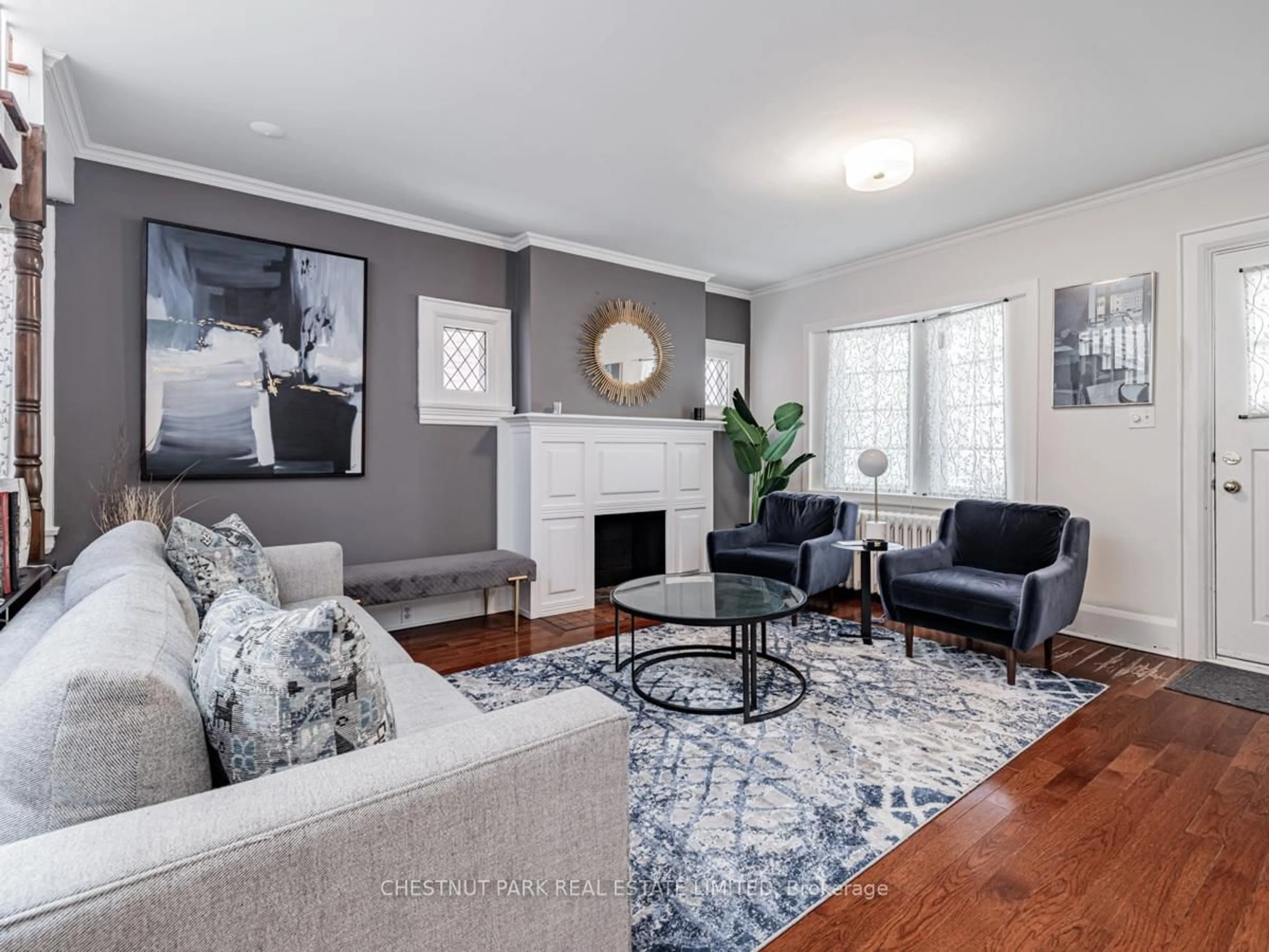 Living room with furniture, unknown for 119 Sherwood Ave, Toronto Ontario M4P 2A6