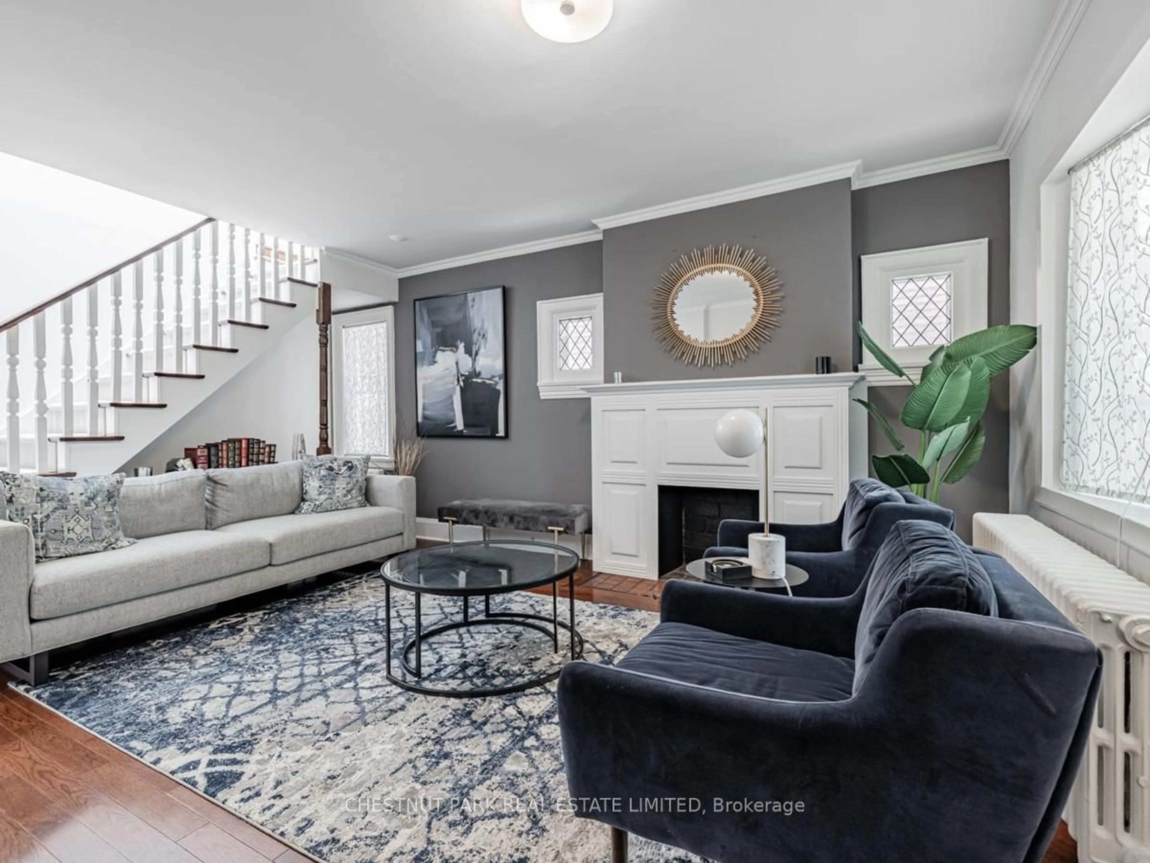 Living room with furniture, unknown for 119 Sherwood Ave, Toronto Ontario M4P 2A6