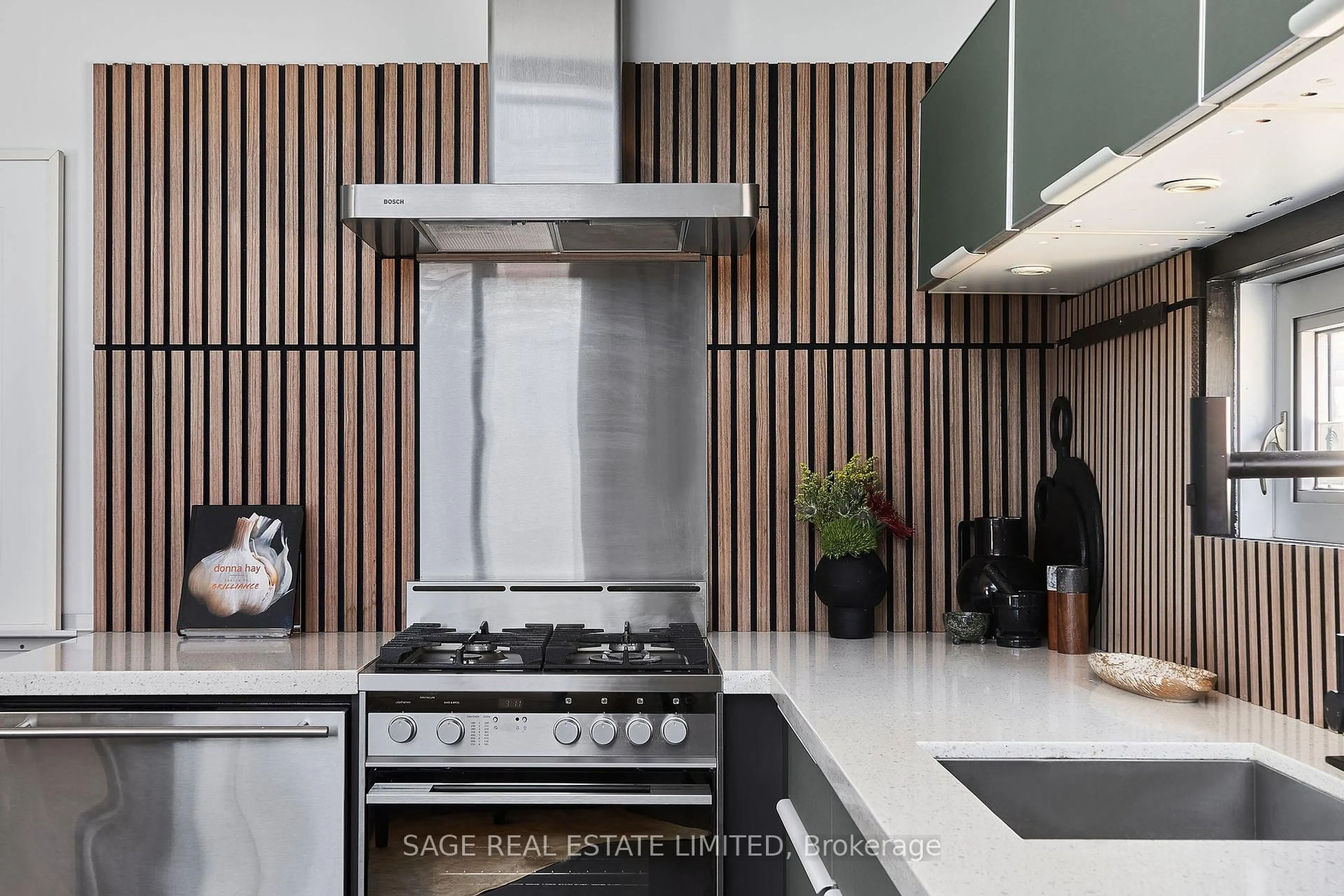 Contemporary kitchen, unknown for 348 Harbord St, Toronto Ontario M6G 1H4