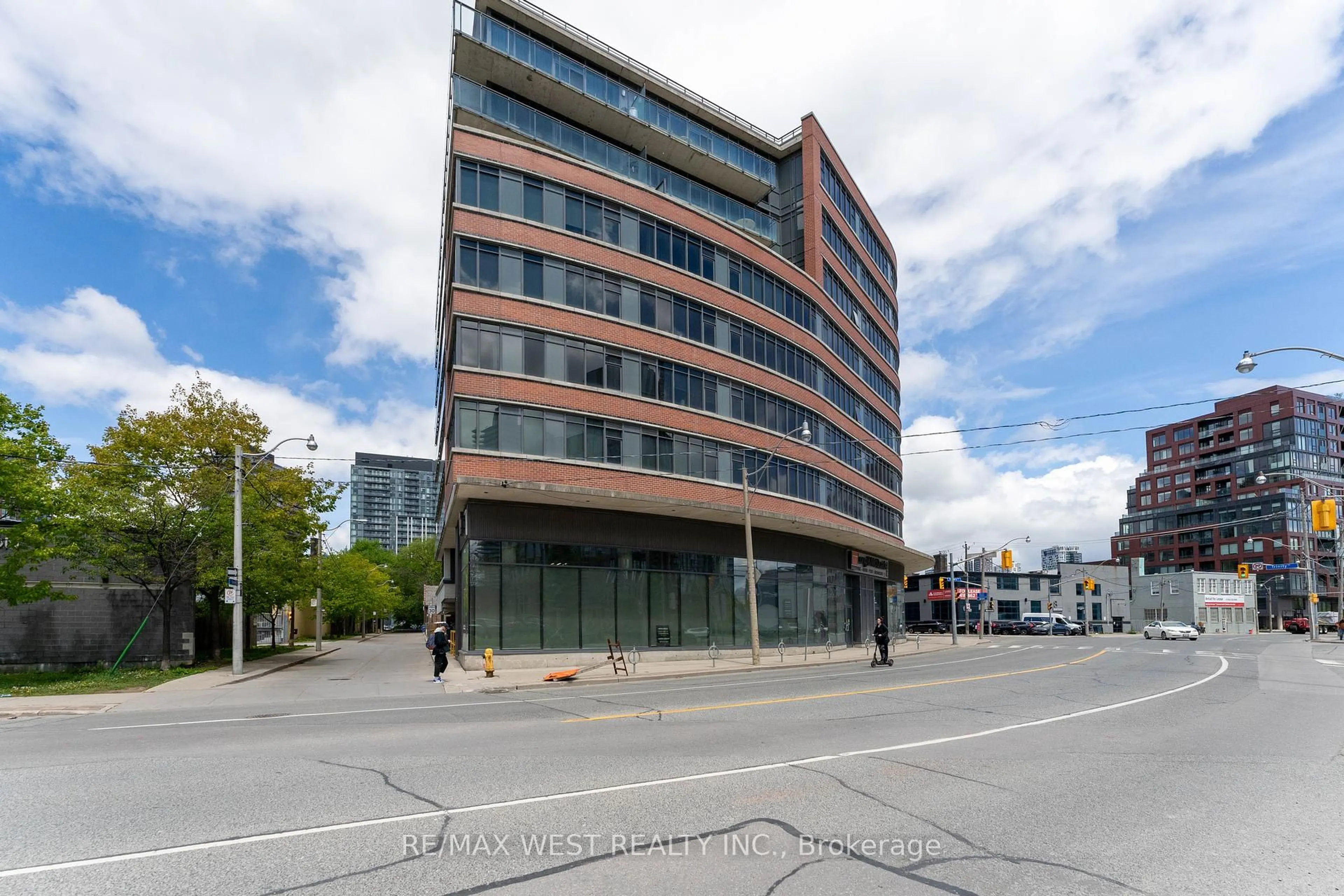 Unknown for 90 Trinity St #303, Toronto Ontario M5A 0E4