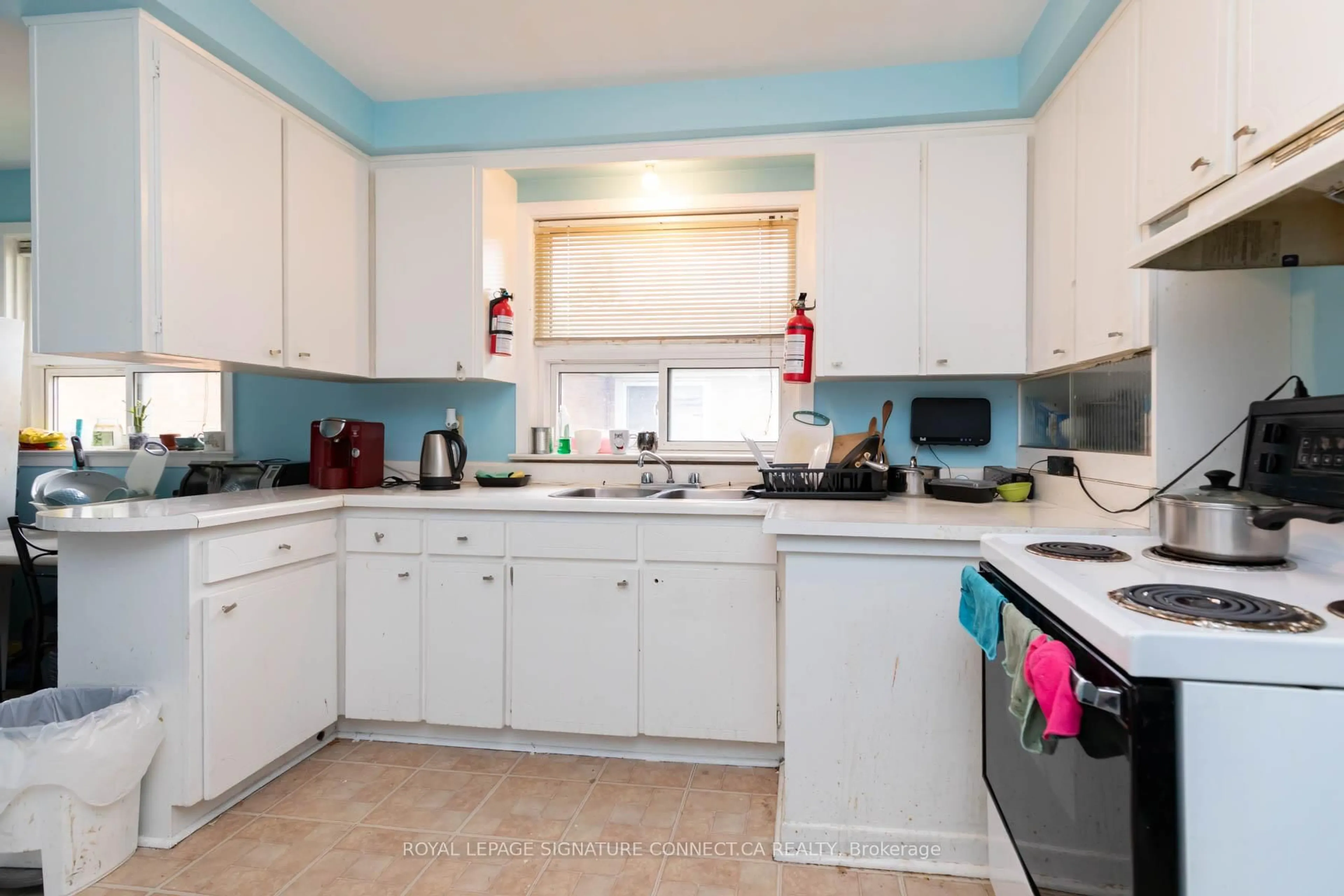 Standard kitchen, unknown for 484 Drewry Ave, Toronto Ontario M2R 2K8