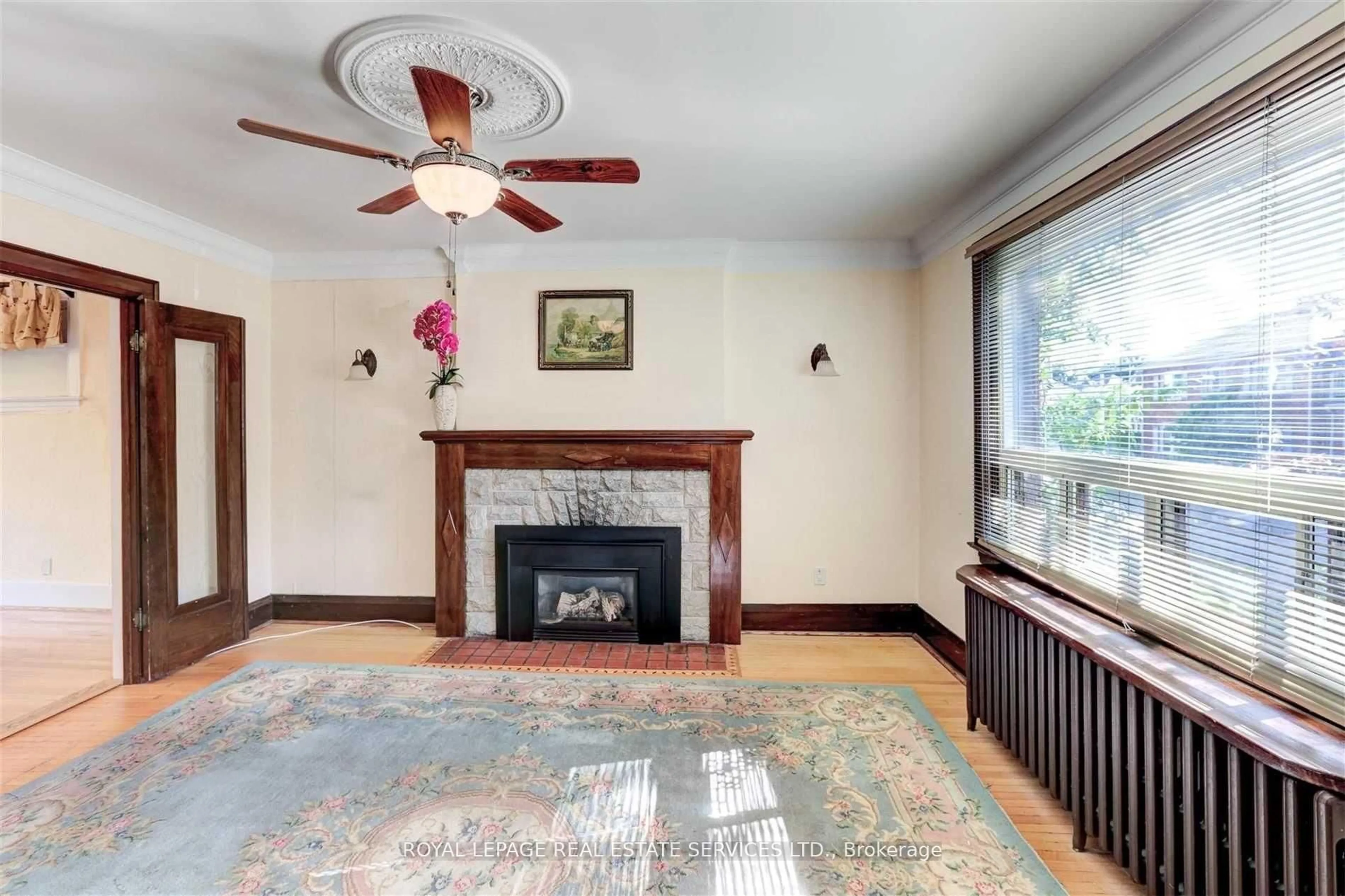Unknown for 21 Lorindale Ave, Toronto Ontario M5M 3C3