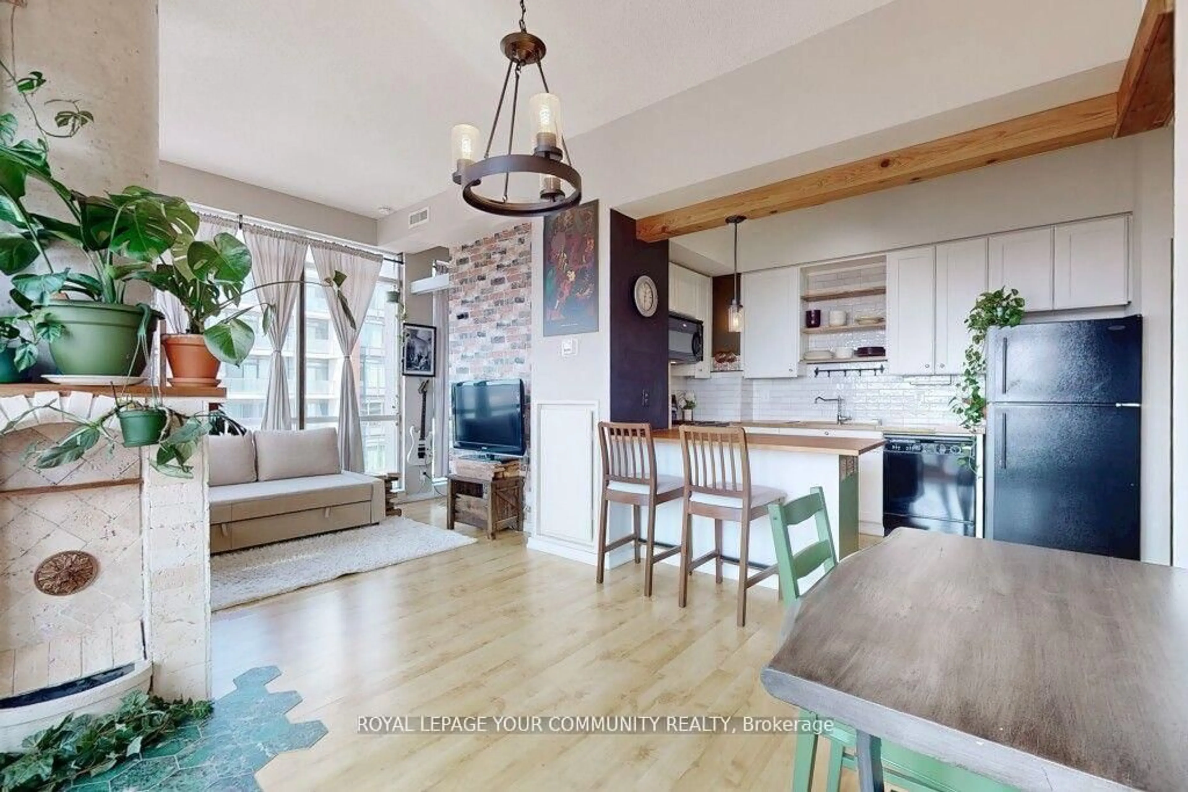 Open concept kitchen, unknown for 30 Canterbury Pl #1902, Toronto Ontario M2N 0B9