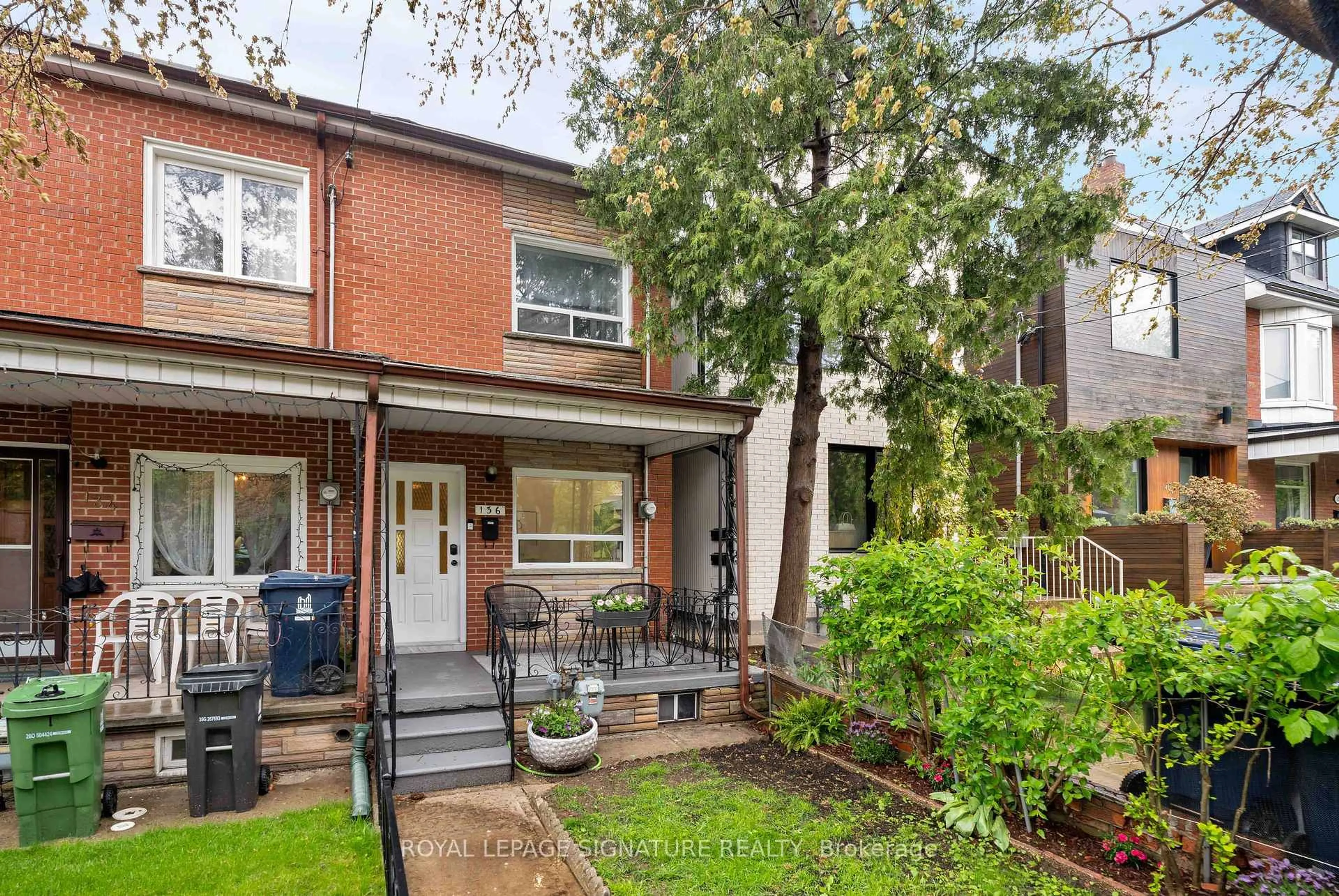 Home with brick exterior material, street for 136 Montrose Ave, Toronto Ontario M6J 2T7