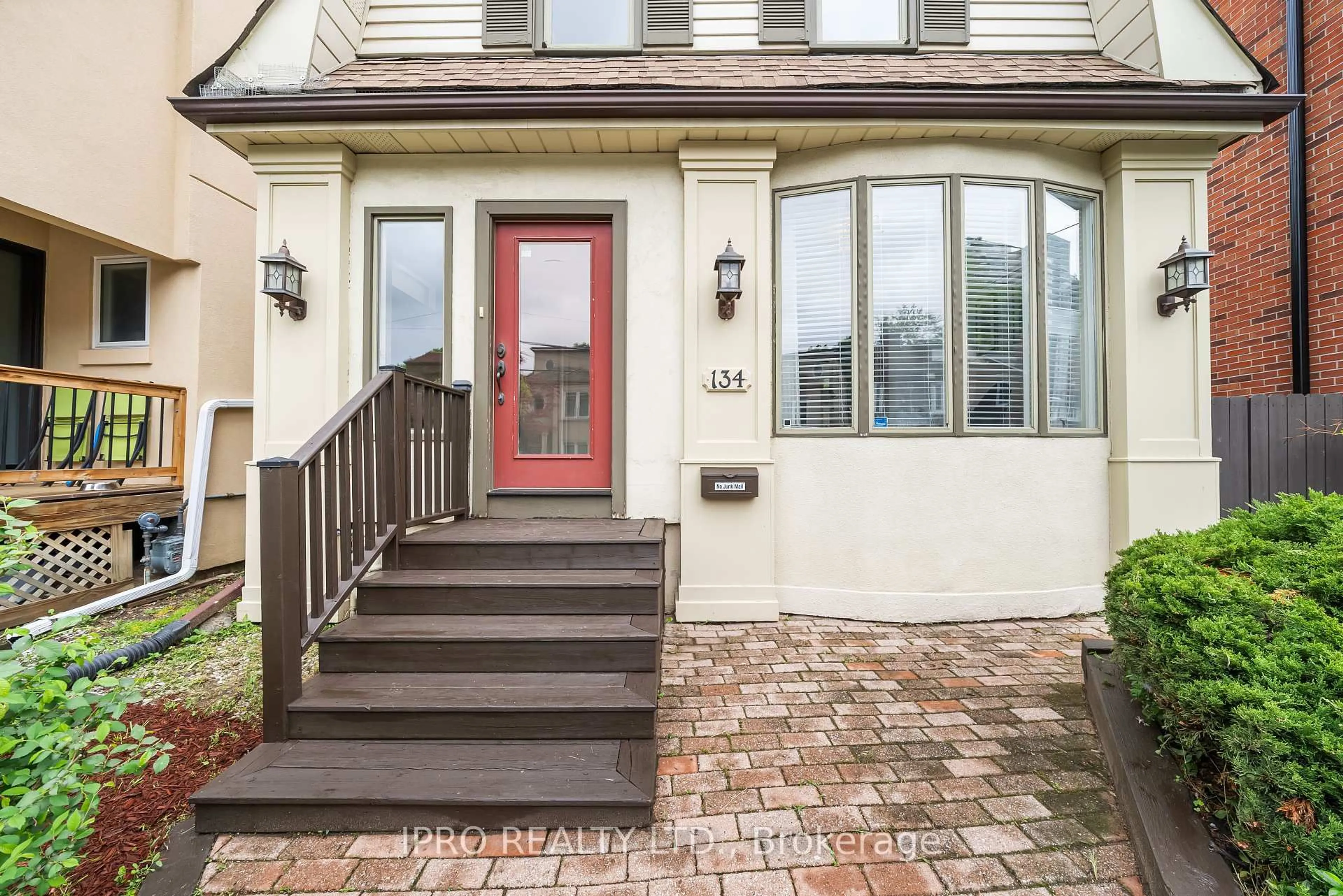 Unknown for 134 Helendale Ave, Toronto Ontario M4R 1C7
