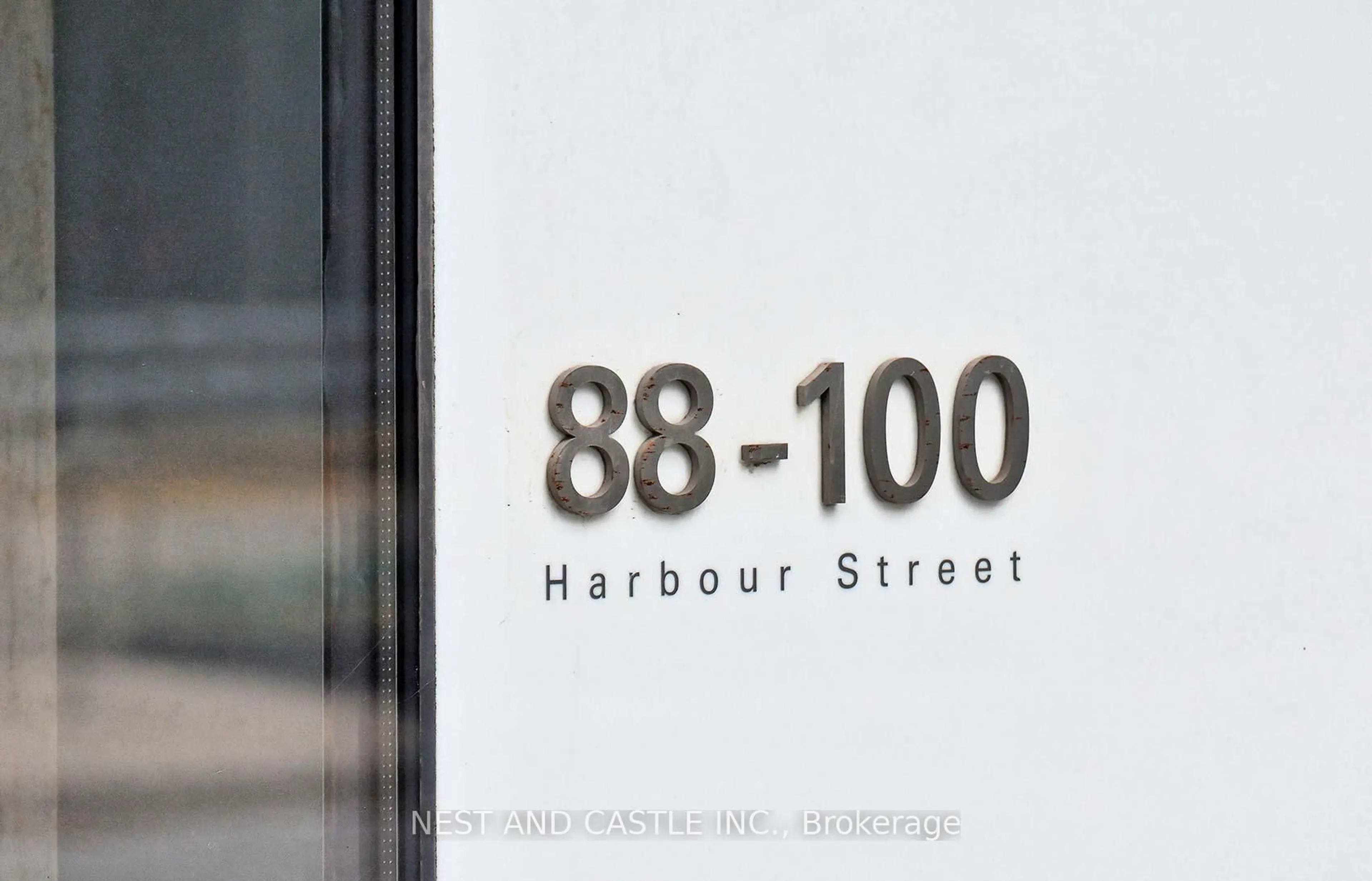 Blurry image for 100 Harbour St #6509, Toronto Ontario M5J 0B5