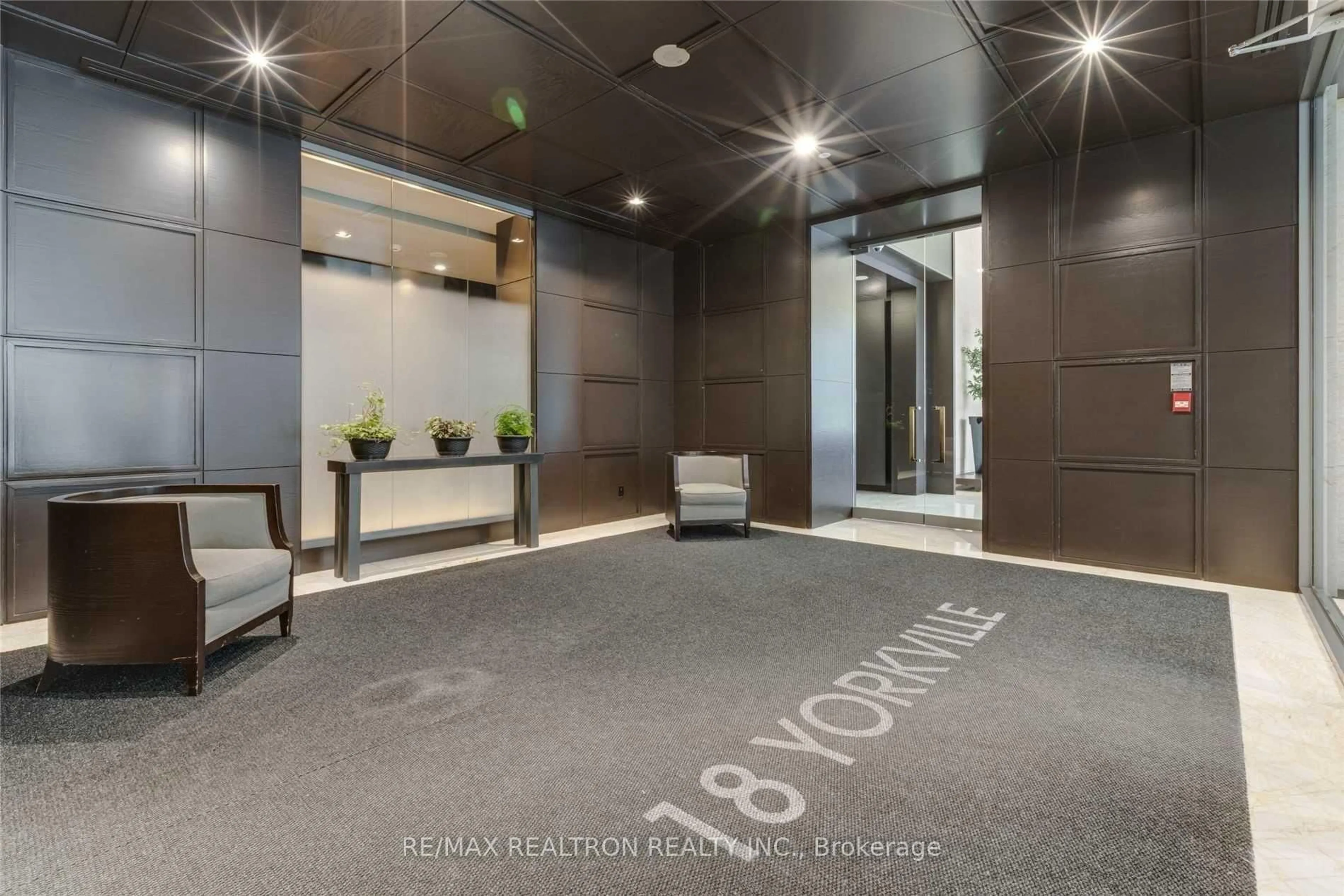 Indoor foyer for 18 Yorkville Ave #1404, Toronto Ontario M4W 0B1