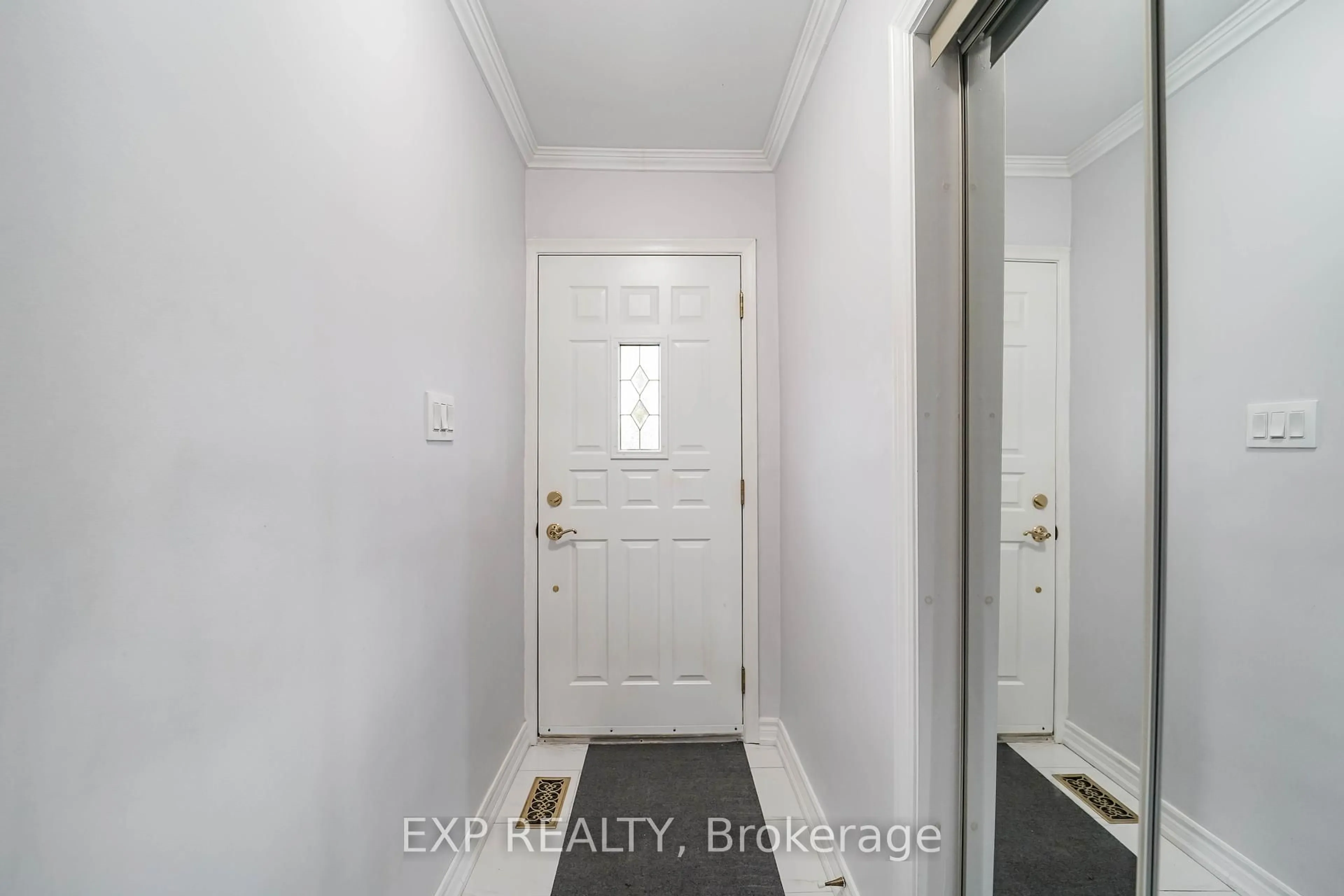 Indoor entryway for 47 Combe Ave, Toronto Ontario M3H 4J5