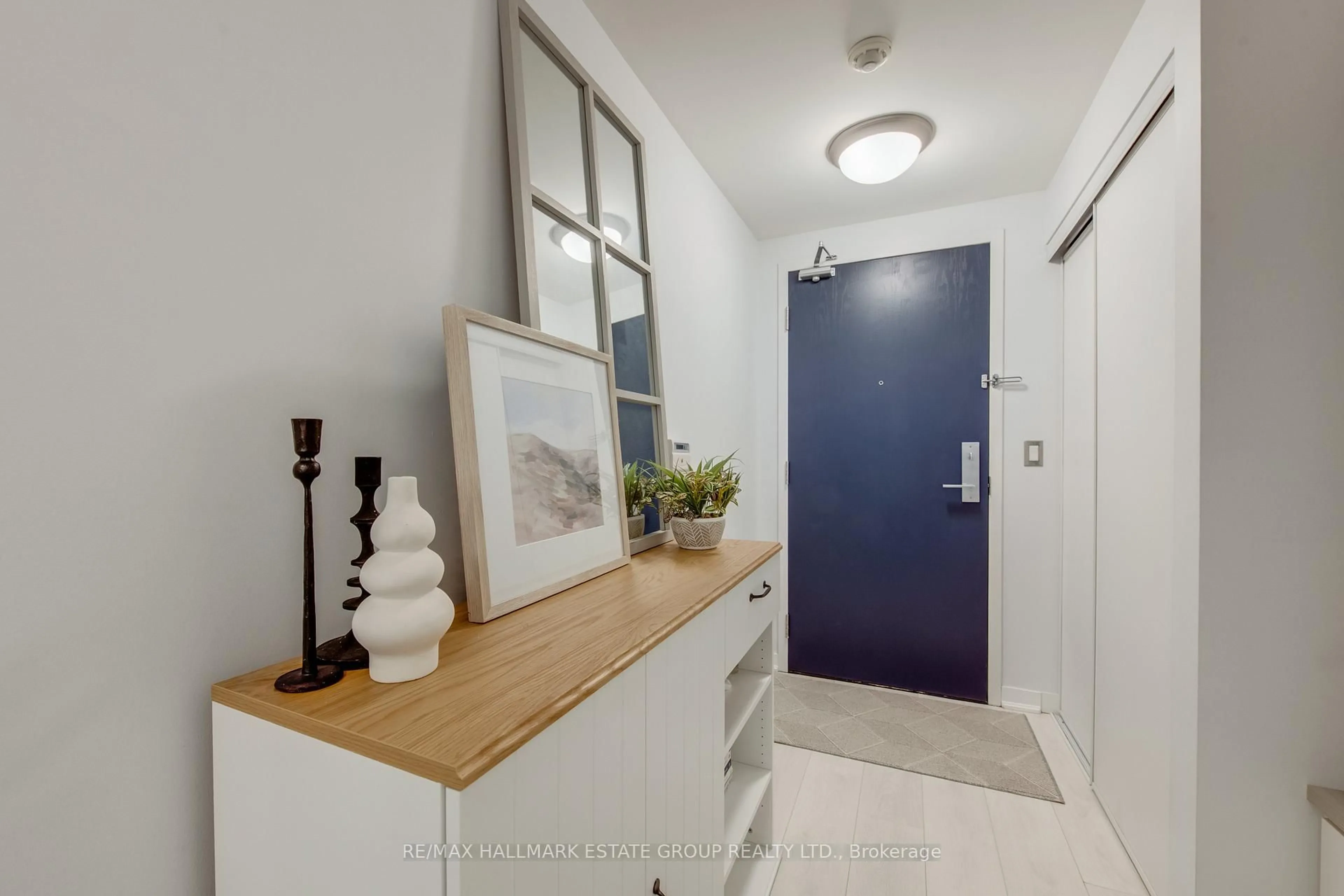 Indoor entryway for 59 East Liberty St #401, Toronto Ontario M6K 3R1