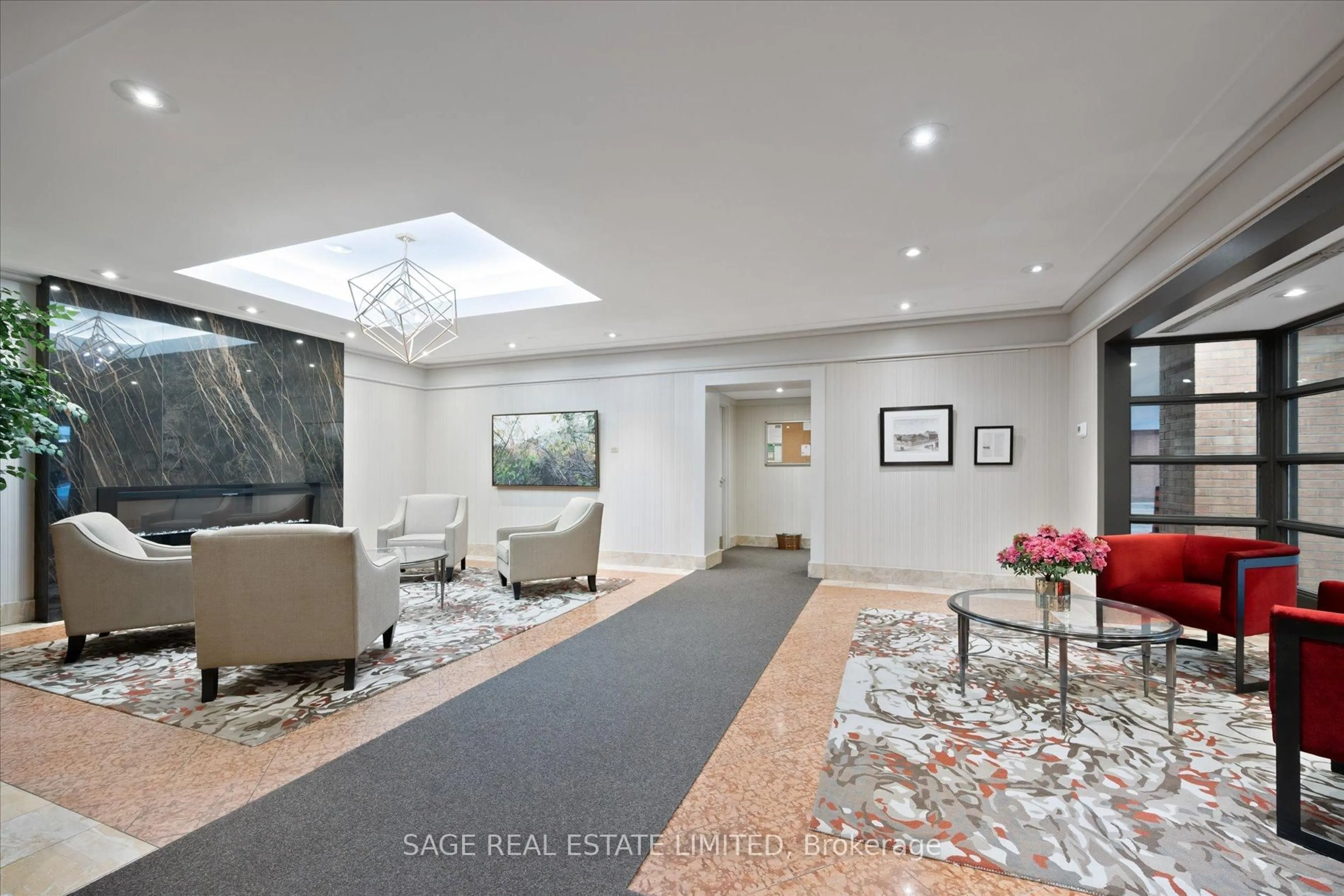 Indoor foyer for 160 Frederick St #305, Toronto Ontario M5A 4H9