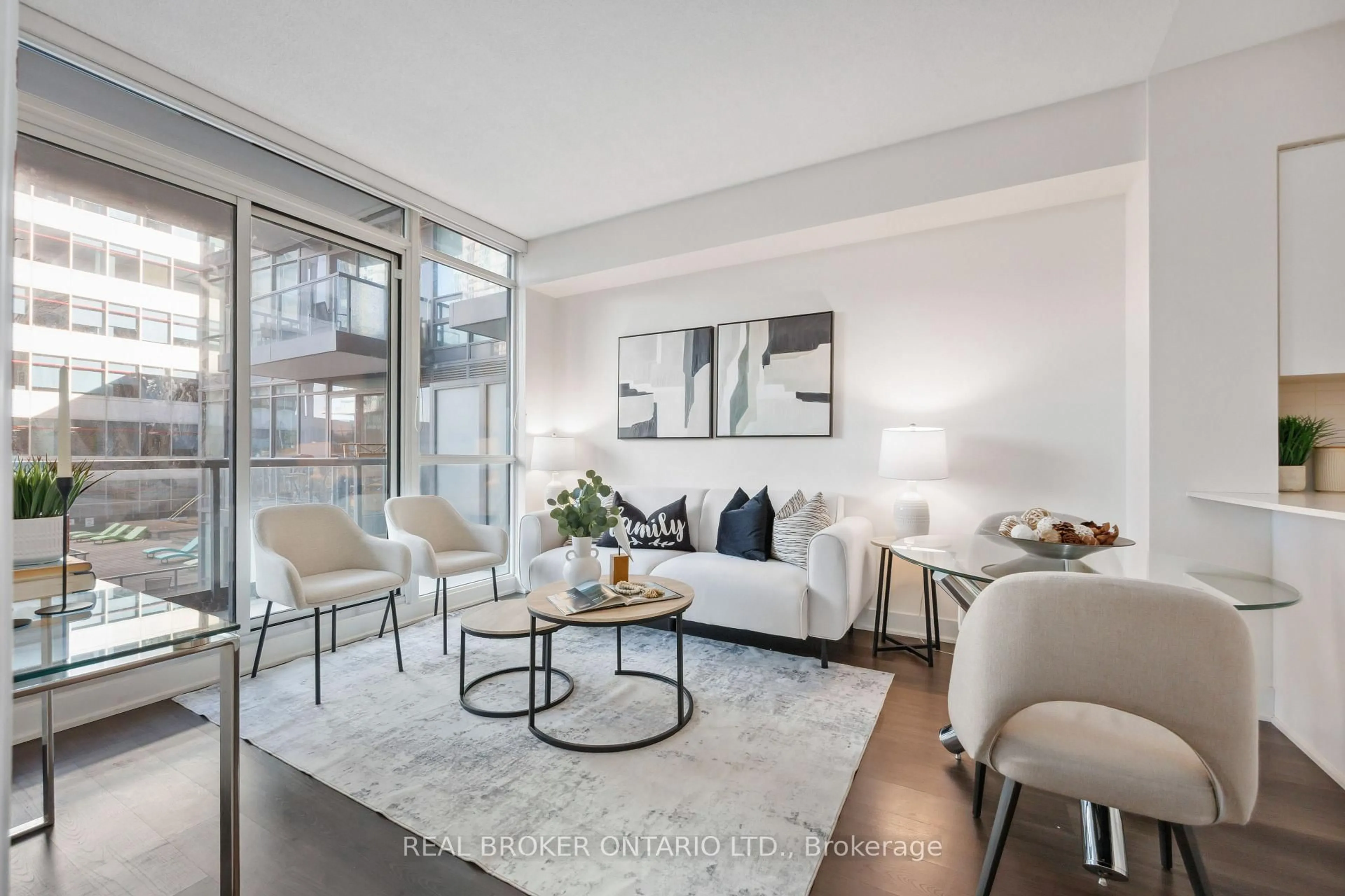 Living room with furniture, unknown for 30 Roehampton Ave #406, Toronto Ontario M4P 0B9