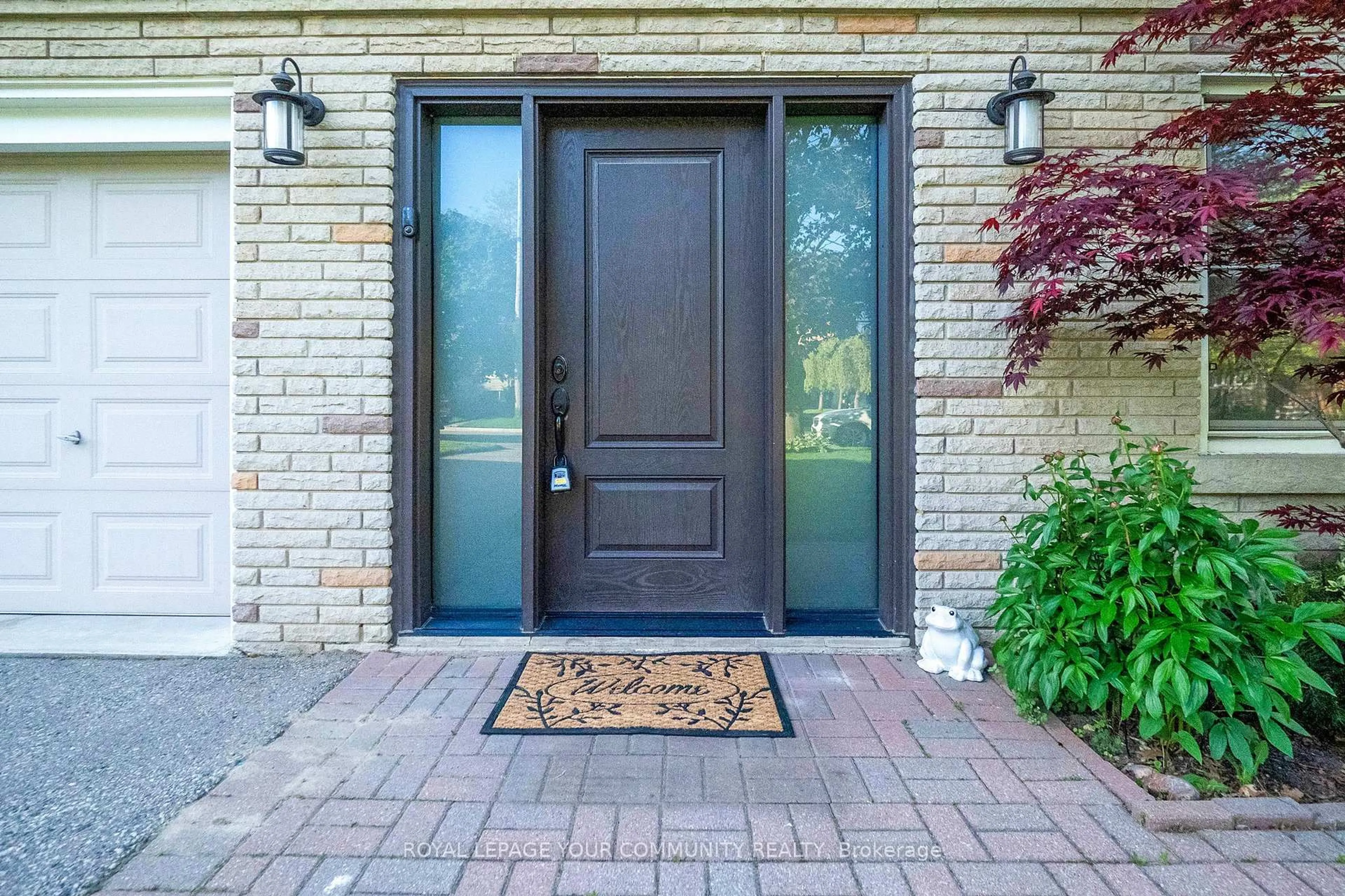 Indoor entryway for 118 Betty Ann Dr, Toronto Ontario M2N 1X4