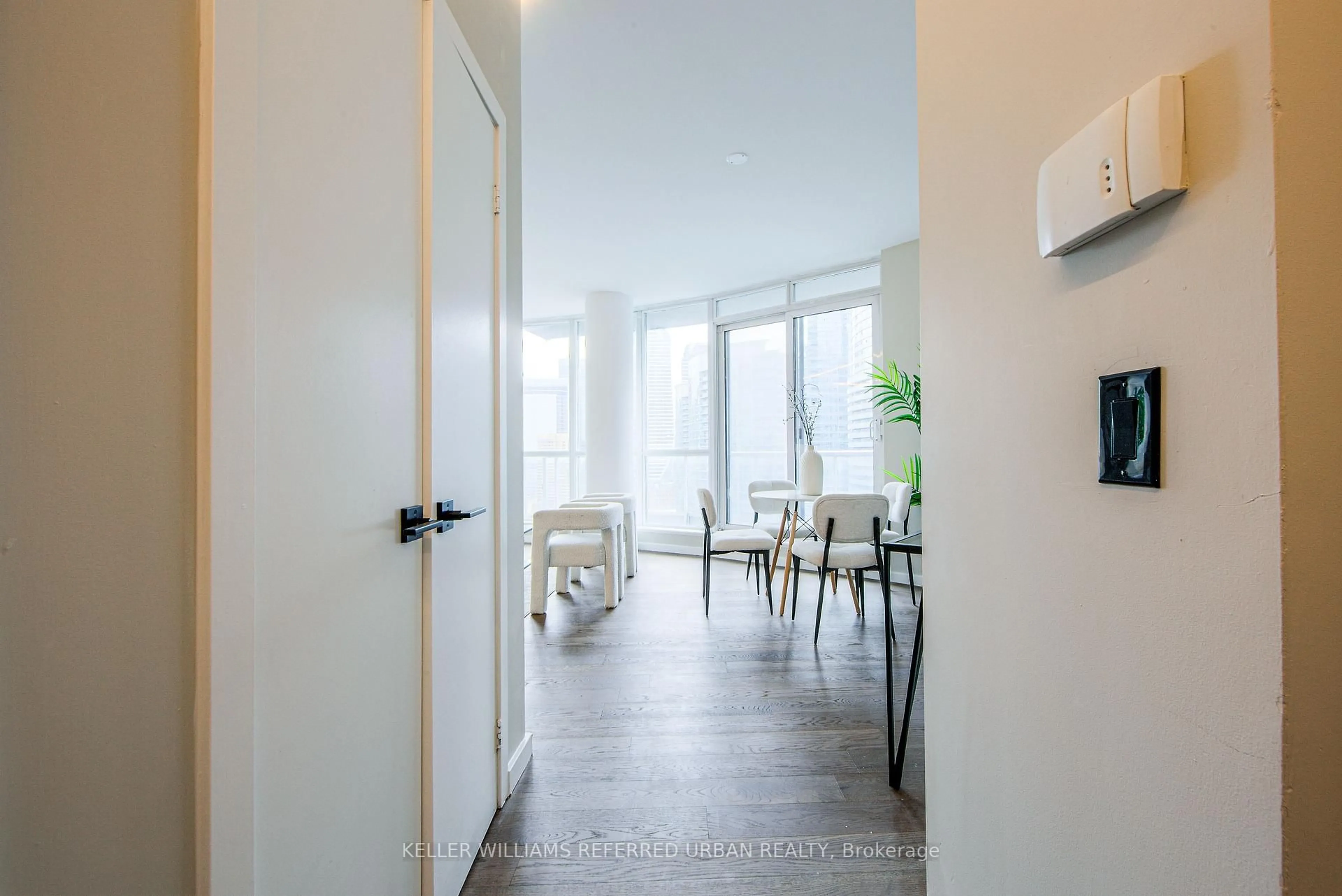 Indoor entryway for 218 Queens Quay #2501, Toronto Ontario M5J 2Y6