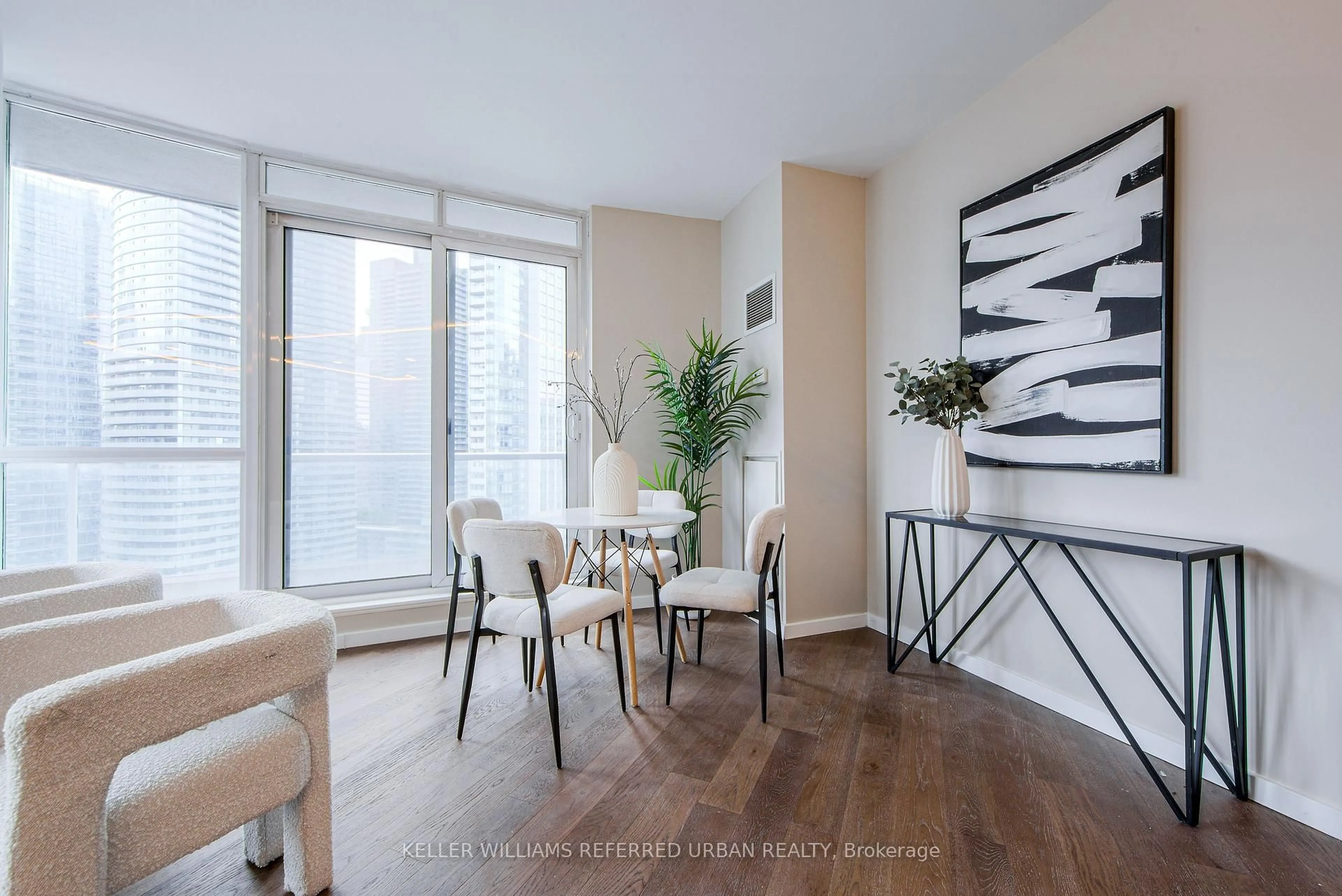 Dining room, unknown for 218 Queens Quay #2501, Toronto Ontario M5J 2Y6