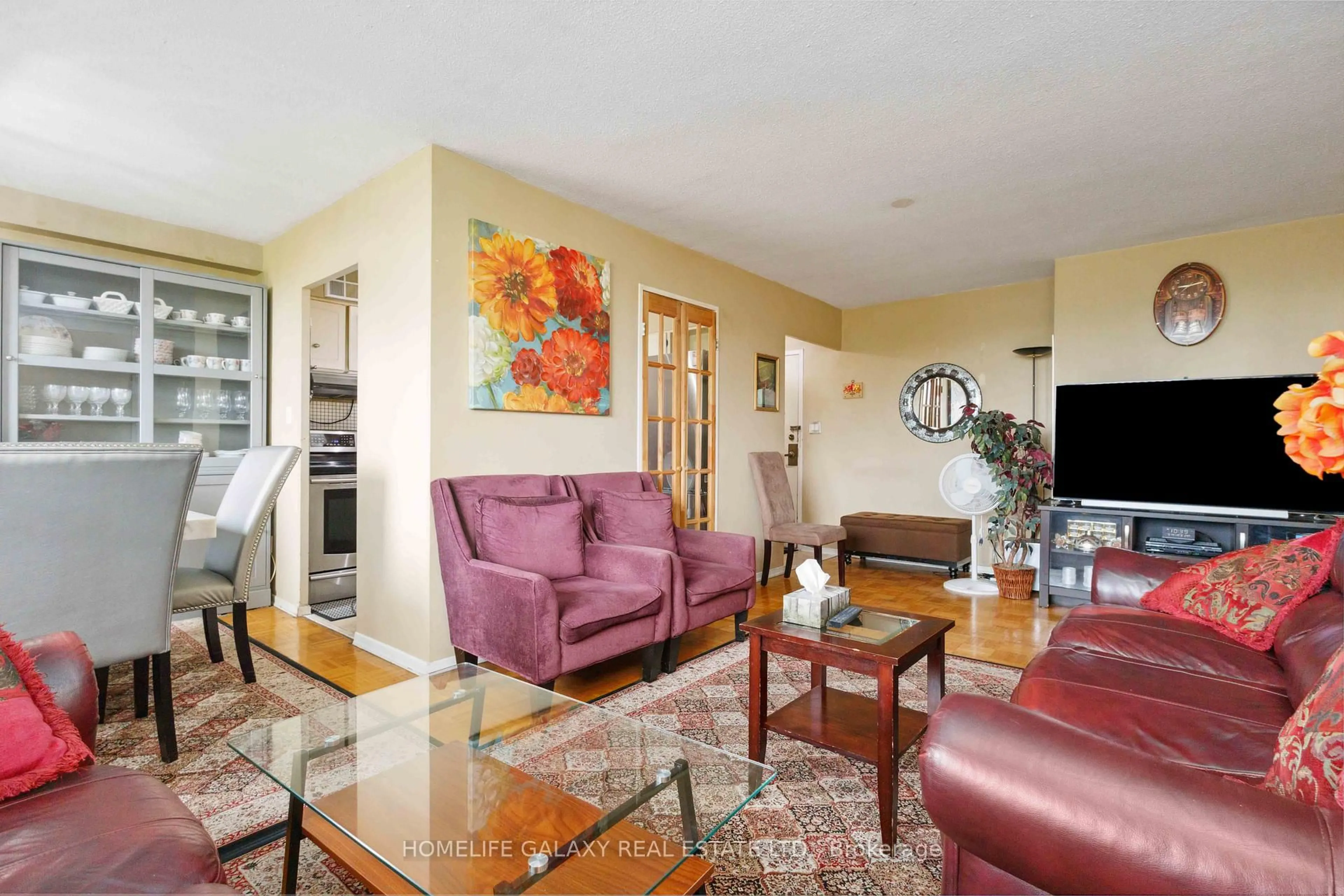 Living room with furniture, unknown for 20 Edgecliff Gfwy #616, Toronto Ontario M3C 3A4