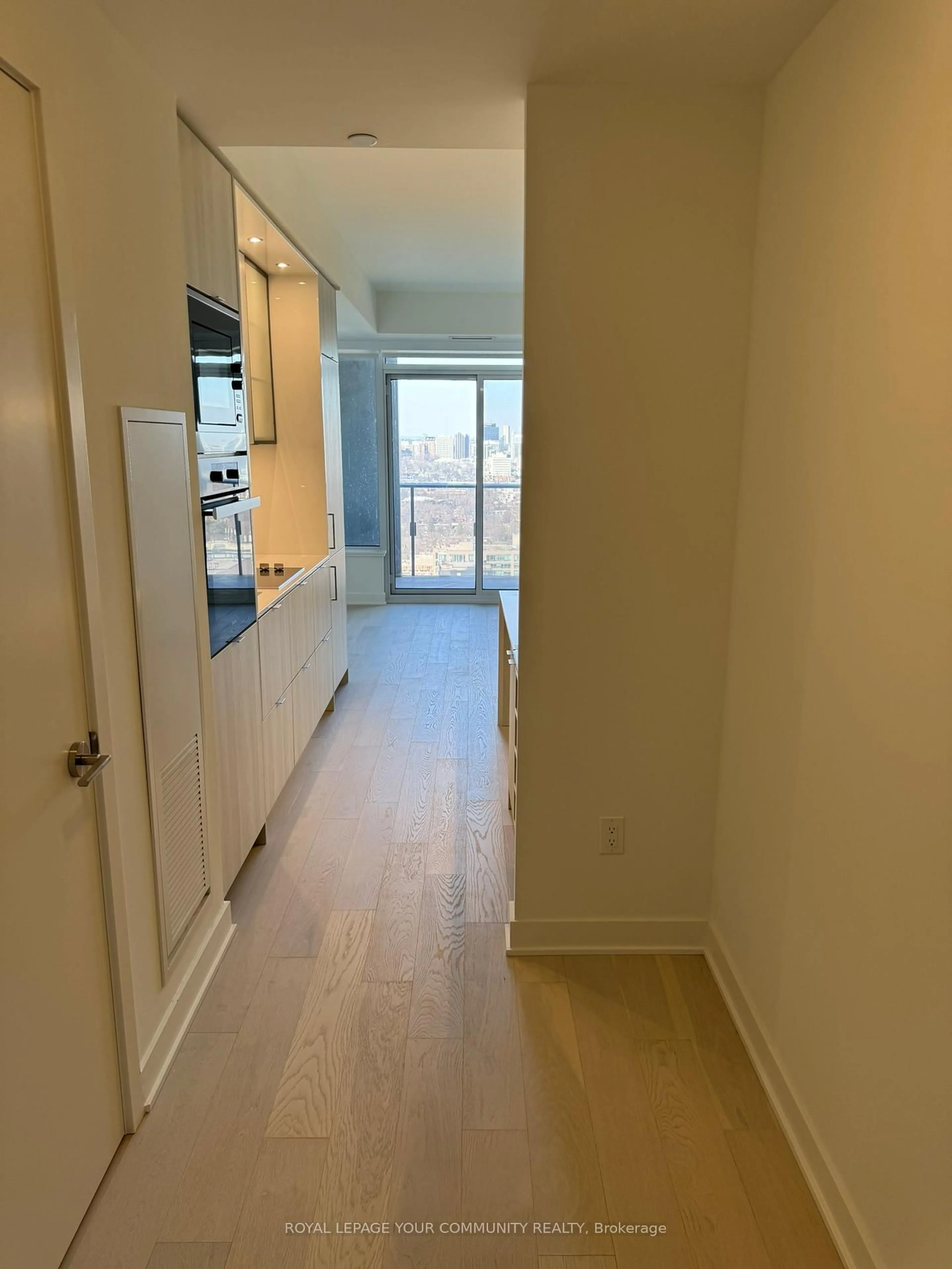 A pic of a room for 11 Yorkville Ave #2204, Toronto Ontario M4W 0B7