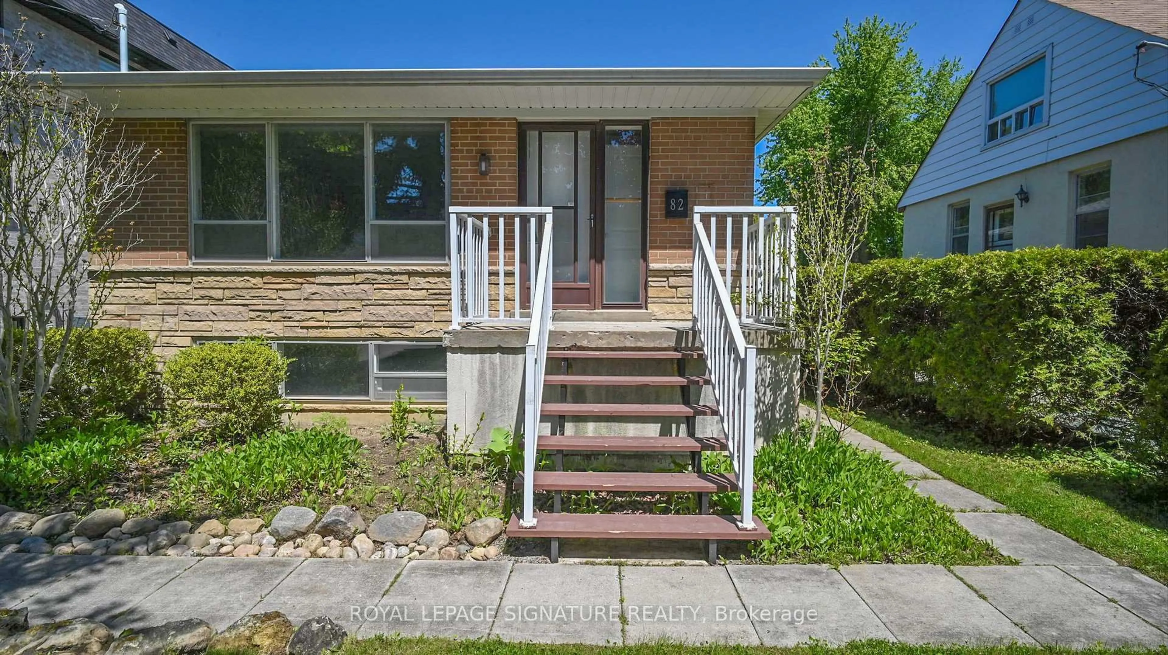 Home with vinyl exterior material, street for 82 Northwood Dr, Toronto Ontario M2M 2K1